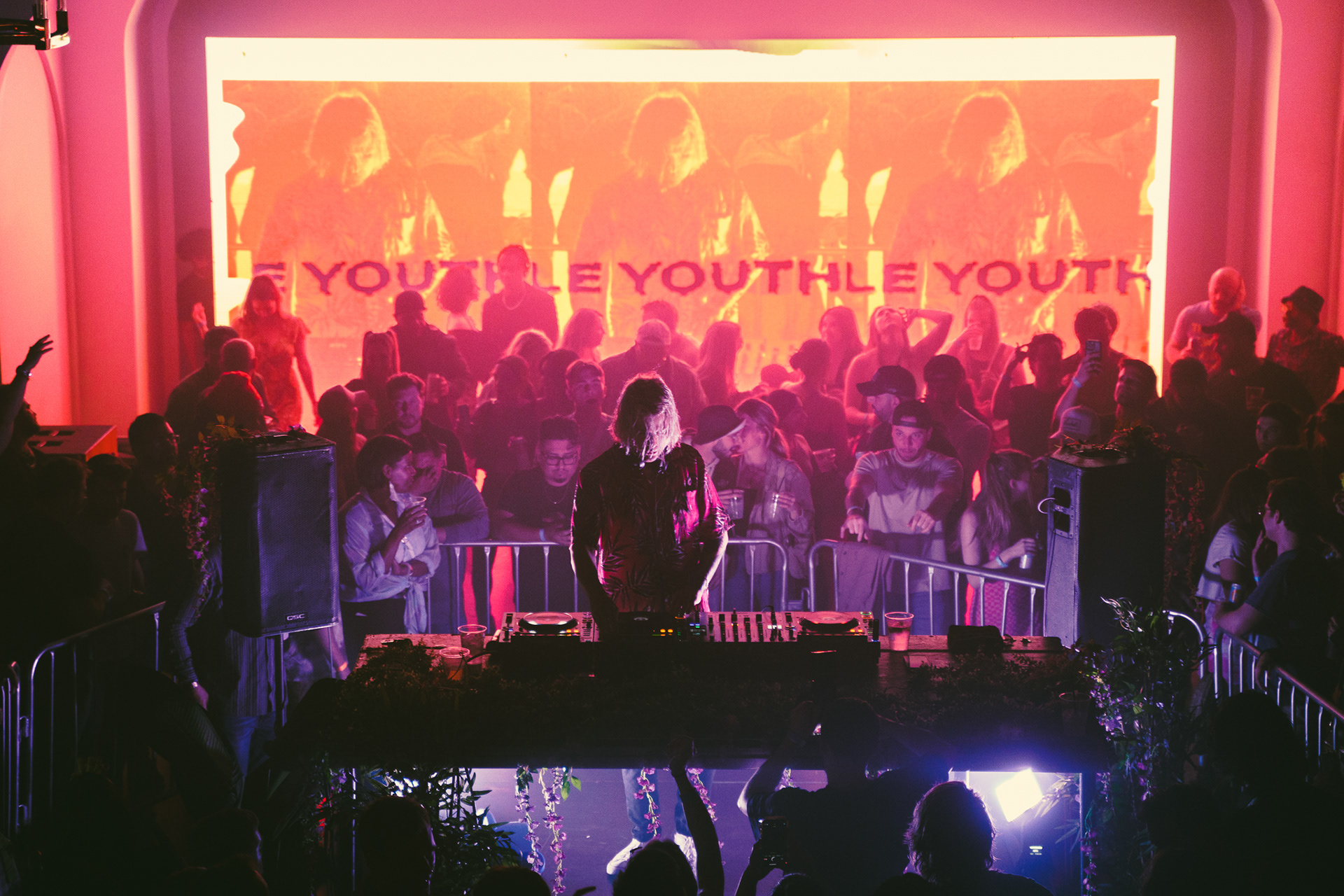 "LE YOUTH"