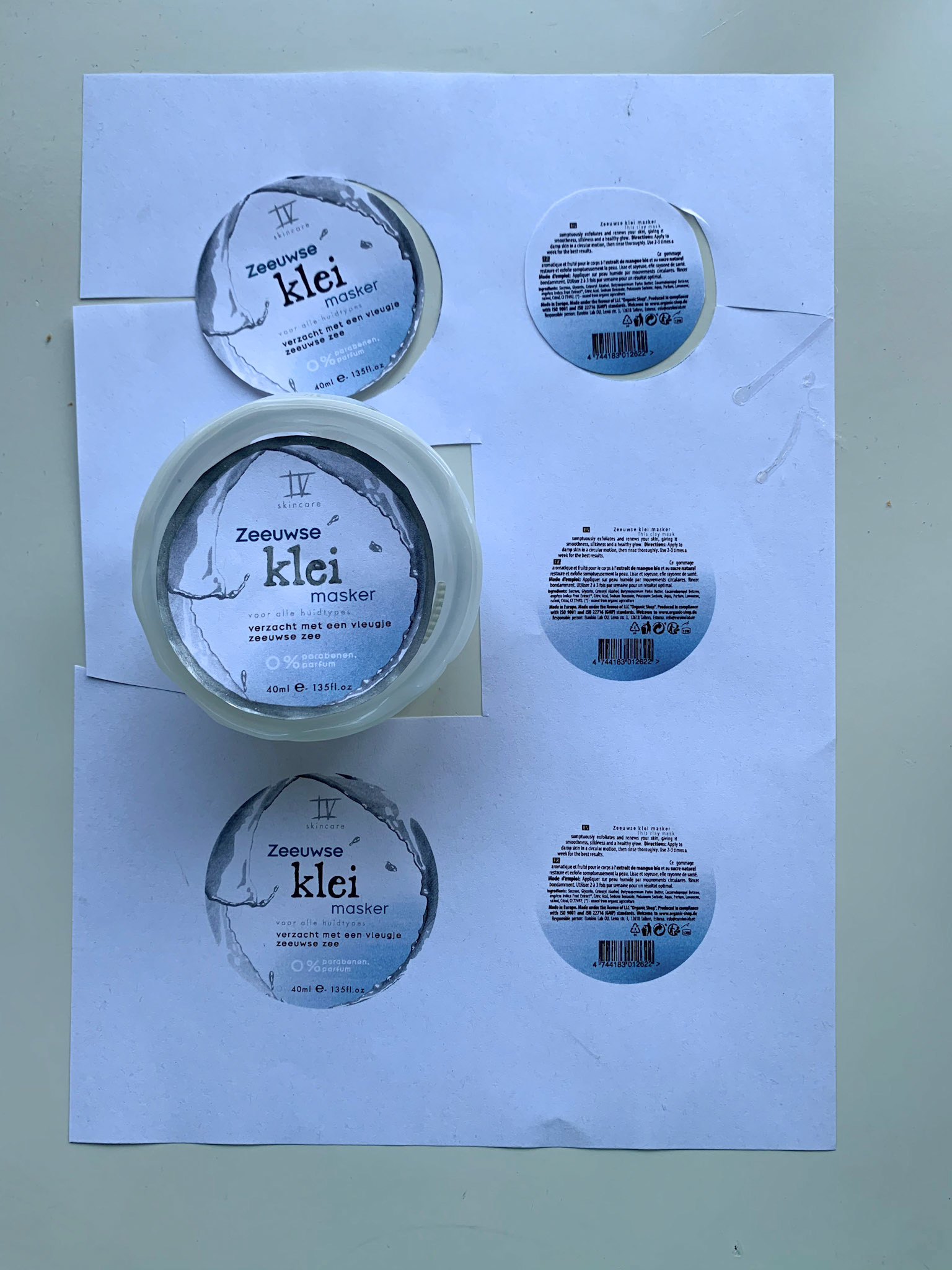 Test vormgeving productverpakking - label en zilver leren printen, geoefend in Illustrator.