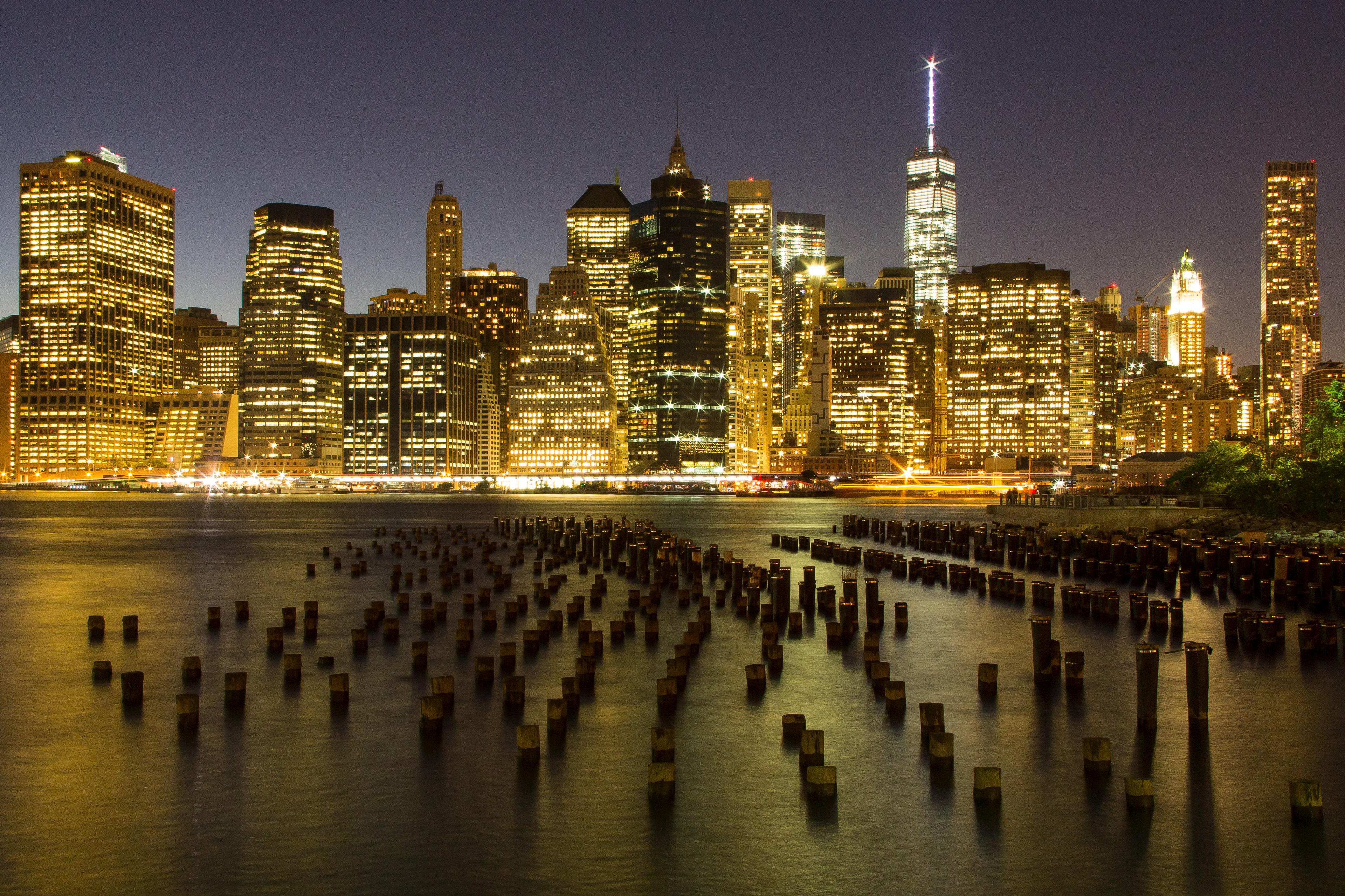 Skyline of lower Manhattan from Brooklyn Bridge State Park