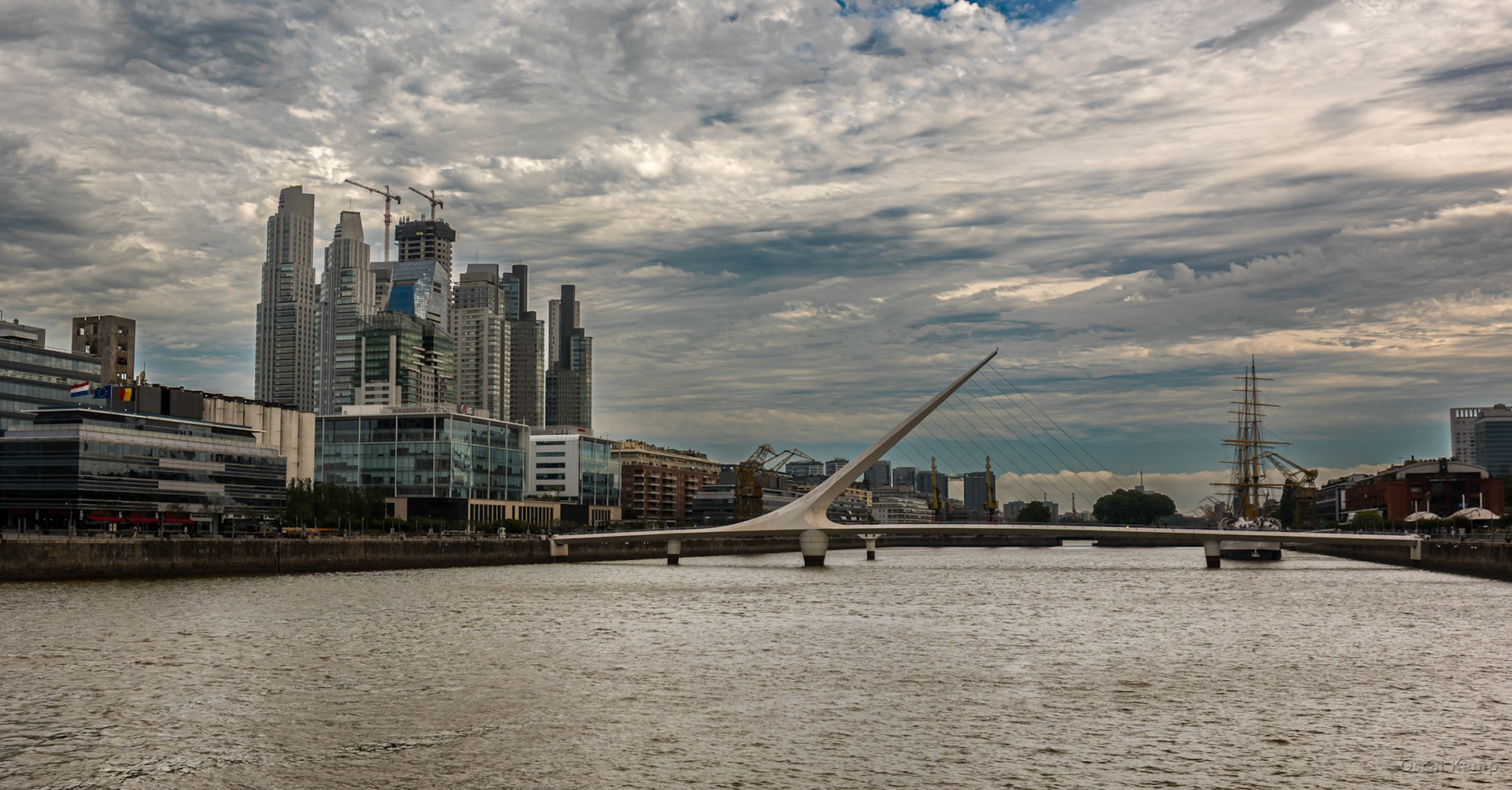 Puerto Madero-Blvd. Azucena Villaflor / Pedestrian bridge "Puente de la Mujer" (170 m long, 6.20 m wide) [2016 12]