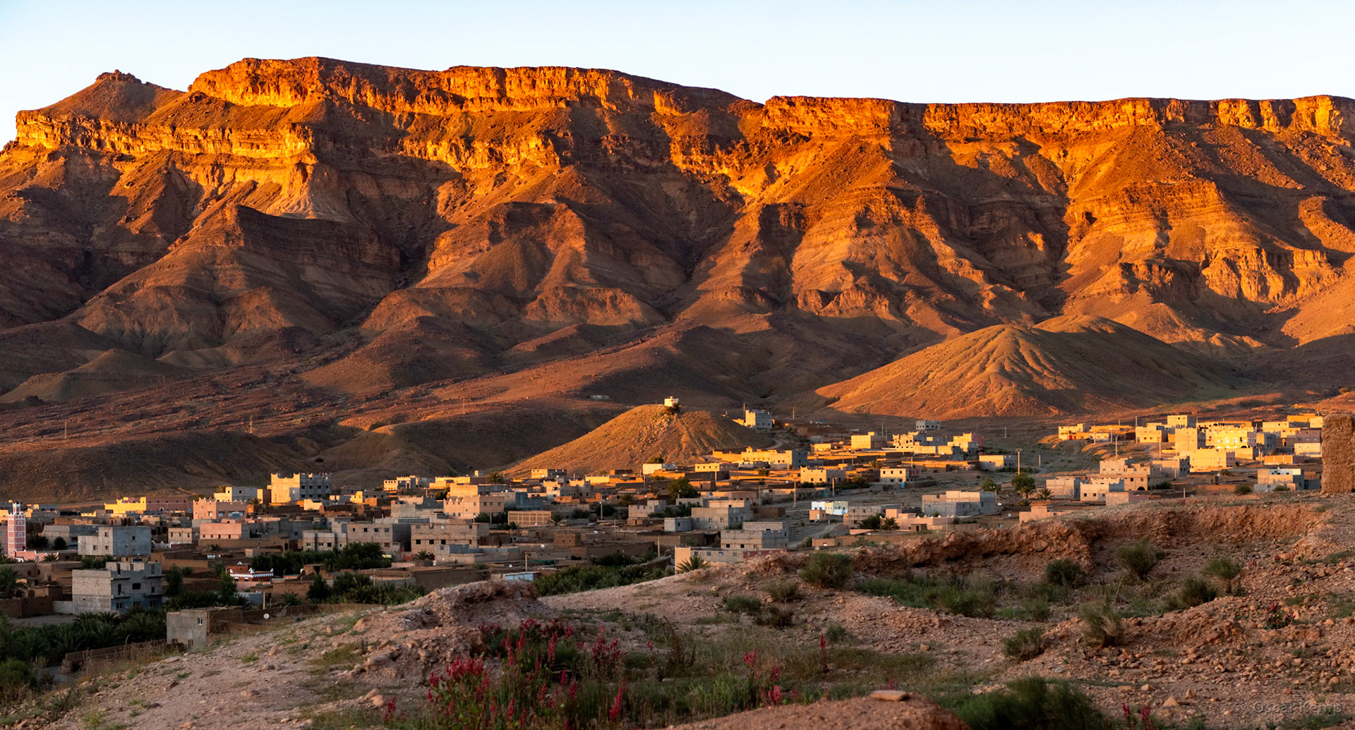 Agdz-Mezguita / Village and mountainside glowing in the sunset [Marocco, 2025 02]