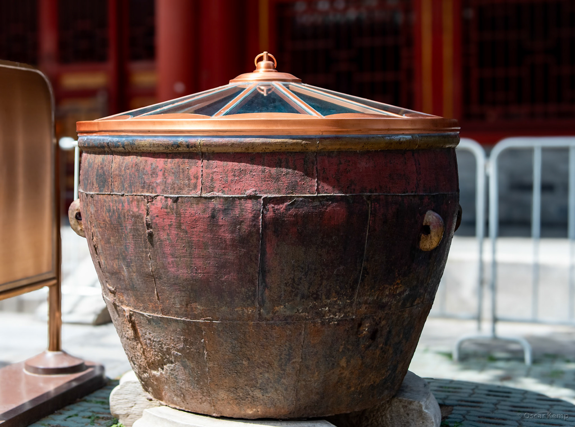 Temple of Heaven Park / Large metal water jug: part of the ancient fire fighting [China, 2025 05]