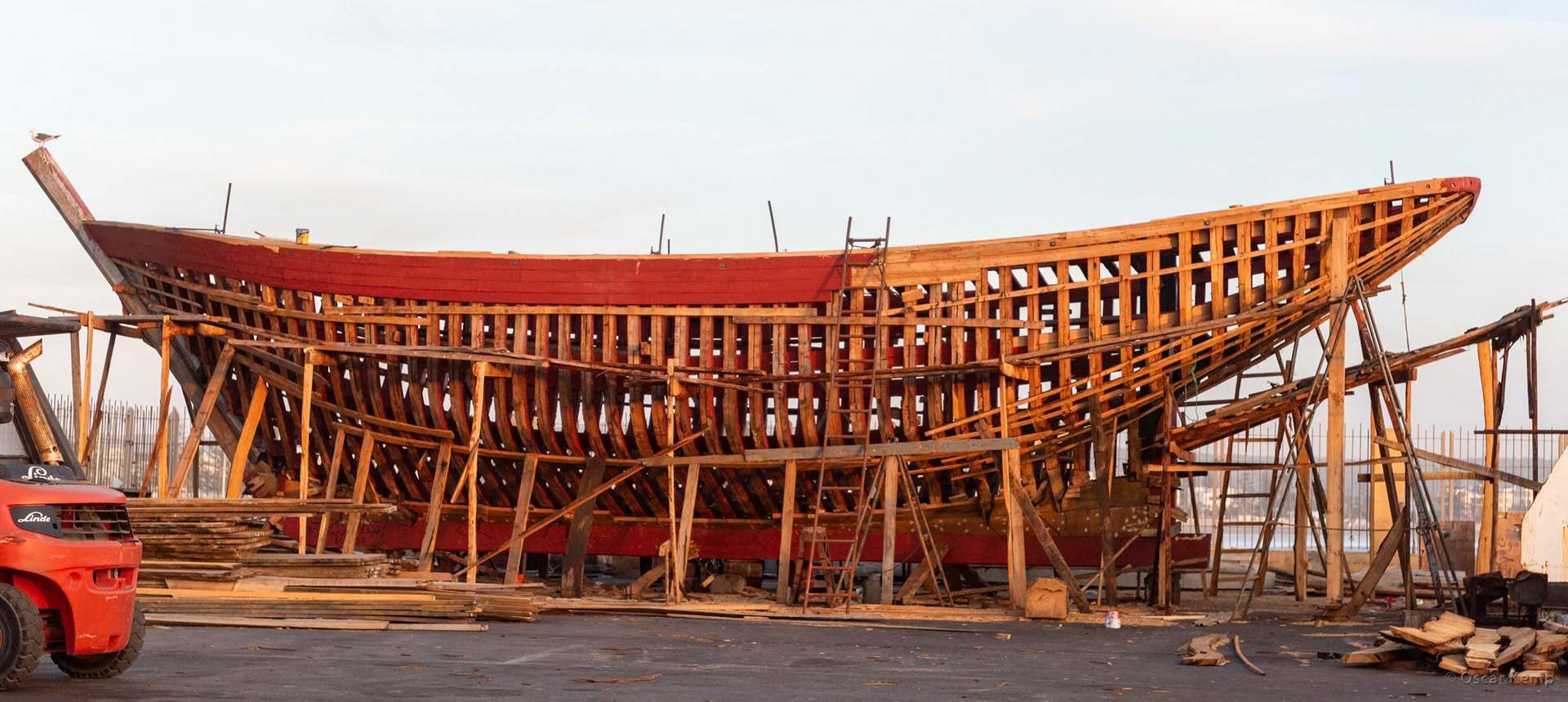 Essaouira-Harbour / Fishing boat under construction [Marocco, 2025 02]