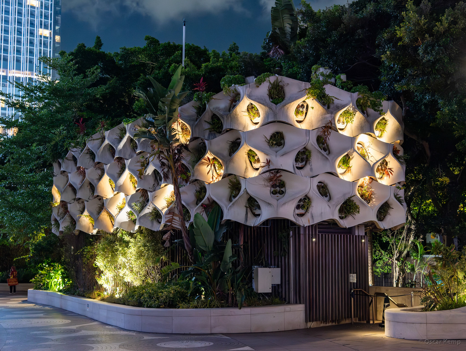 Salisbury Garden / Sustainably illuminated vertical garden [[China, 2025 05]