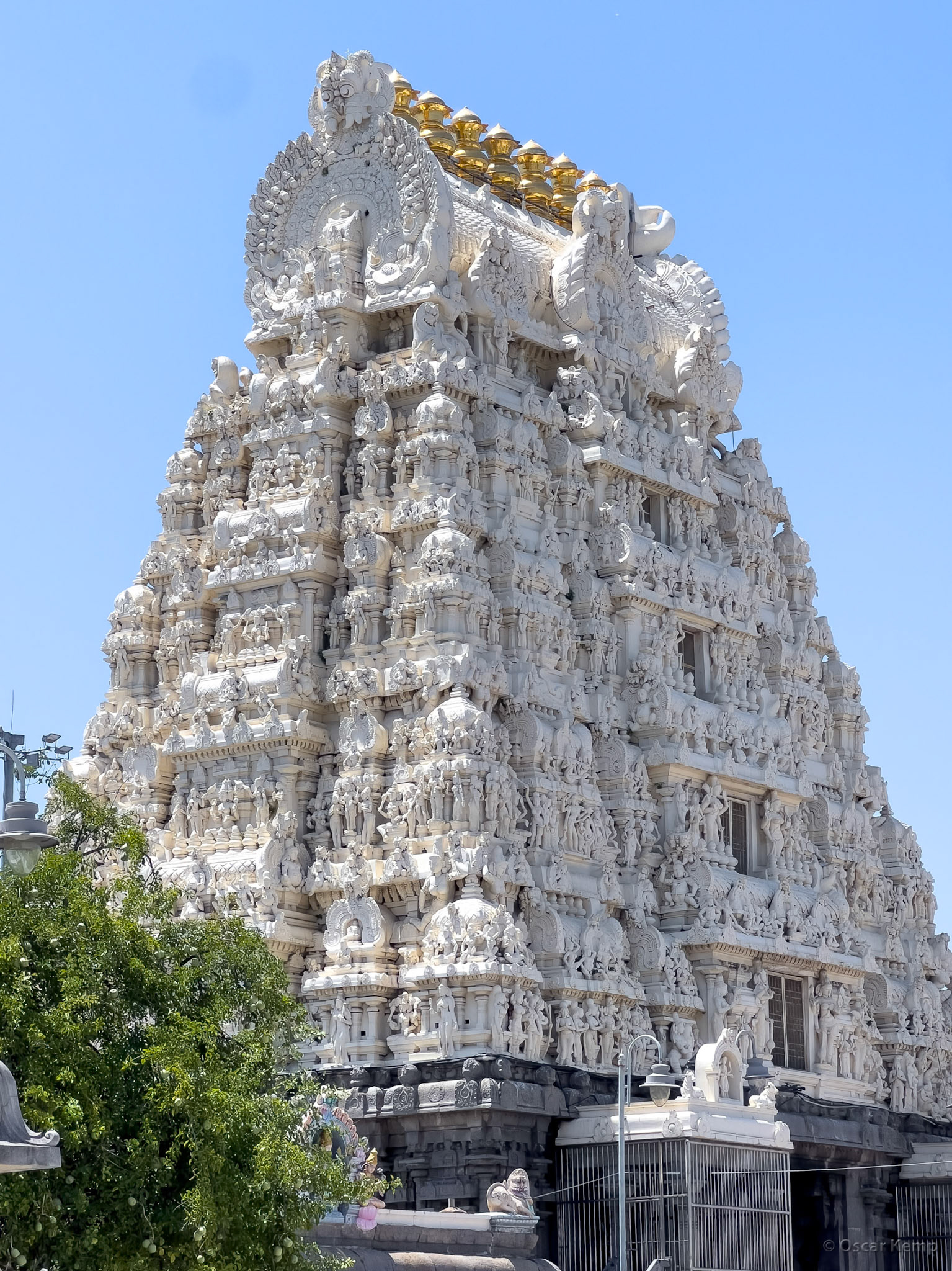 Kanchipuram /White-plastered and dazzling gopuram or temple tower of the Kamakshi Amman Temple [India 2024 09]