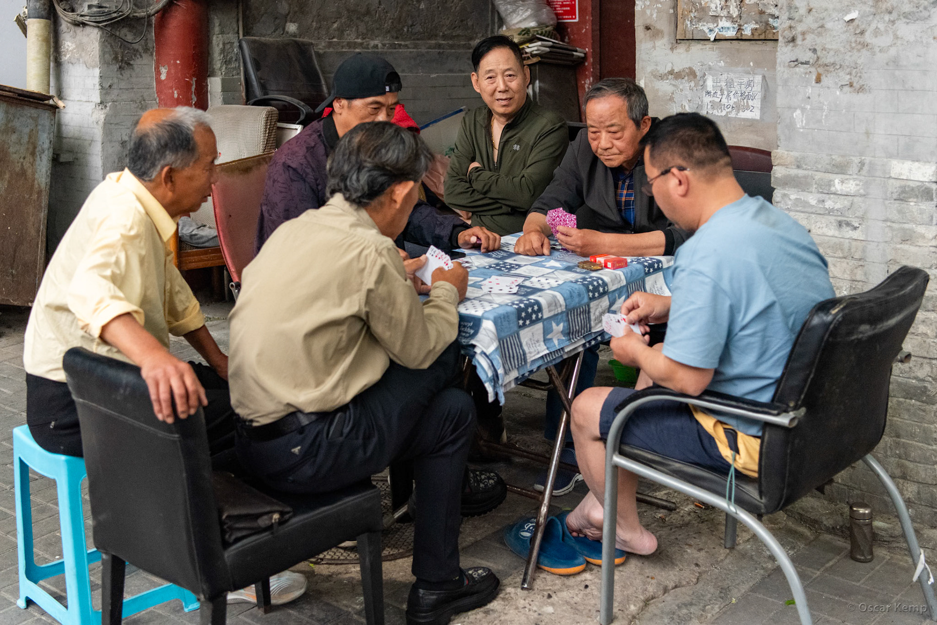 Year Hu Tong street / Cards and chilling with the 'boys' [China, 2025 05]