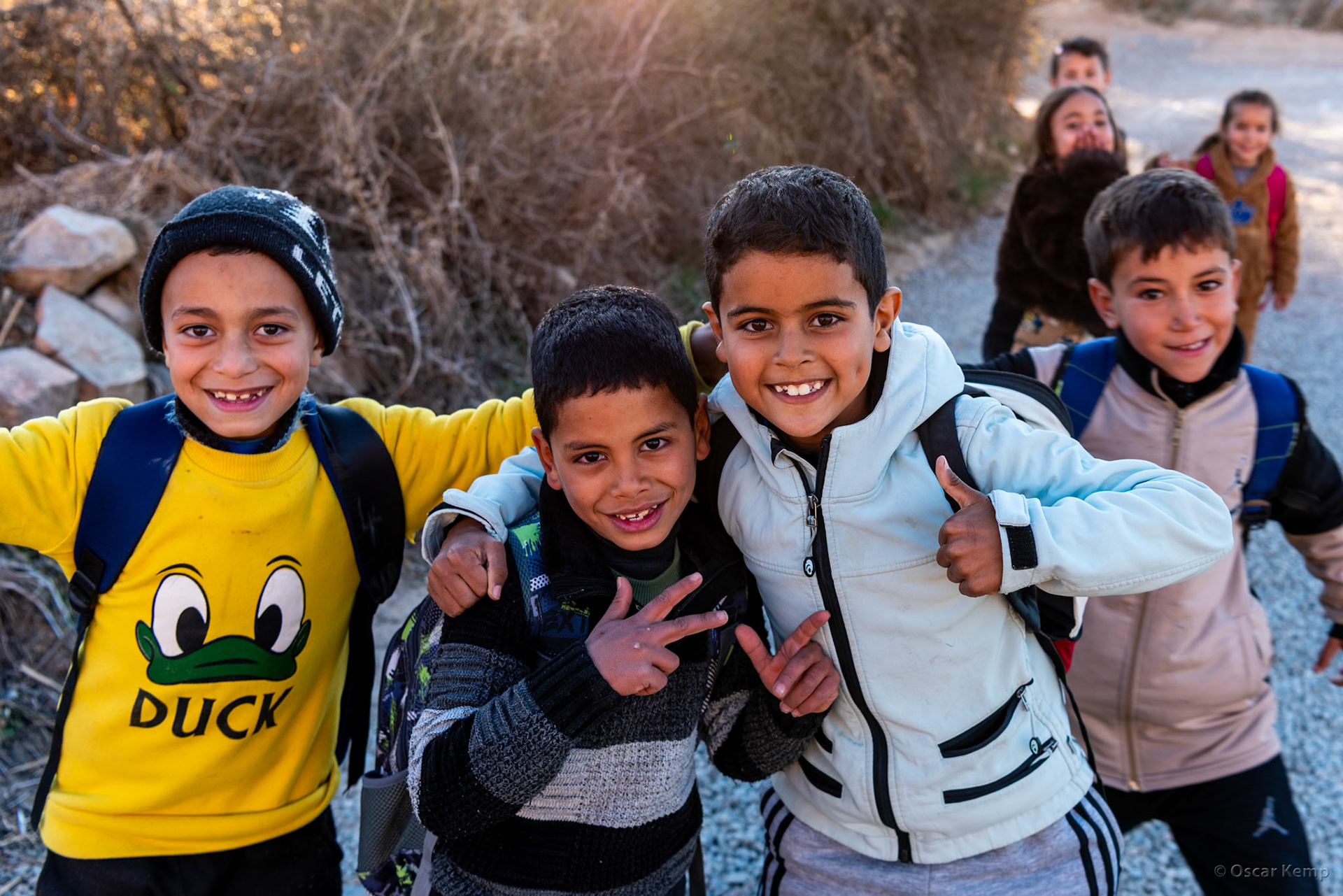 Midelt-Berrem / Enthusiastically posing schoolchildren [Marocco, 2025 02]
