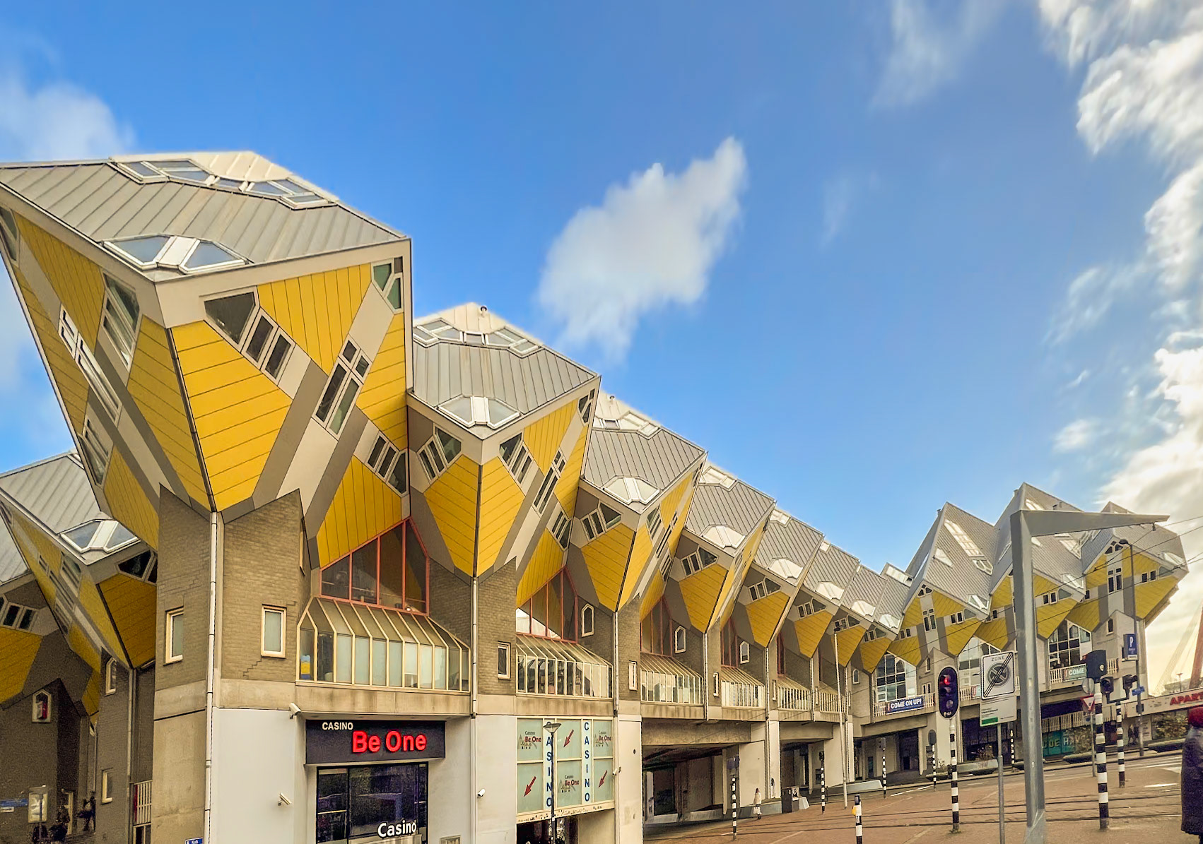 Kubuswoningen bij de Blaak