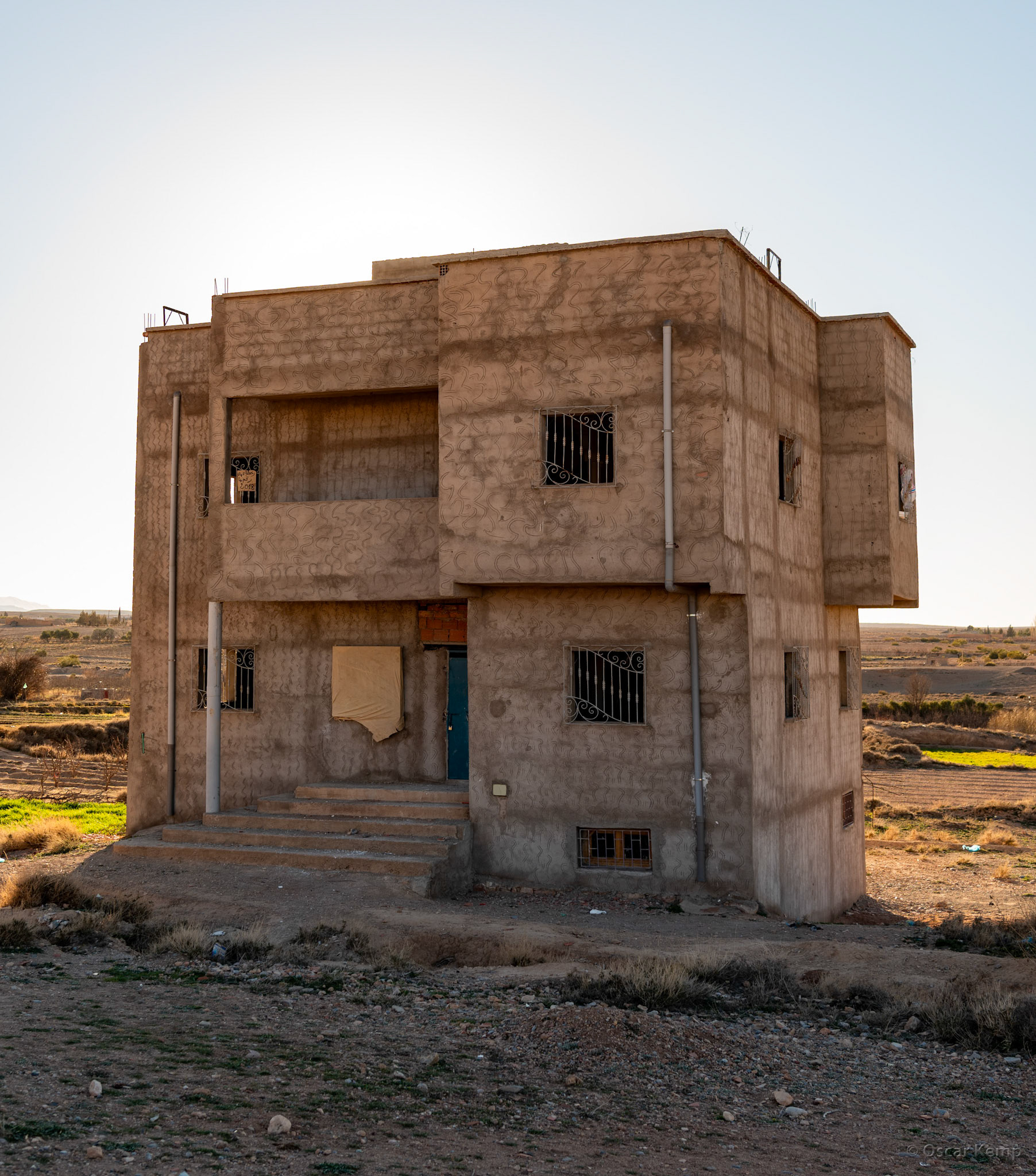 Midelt-Berrem / Modern house under construction on the edge of the village Berrem [Marocco, 2025 02]