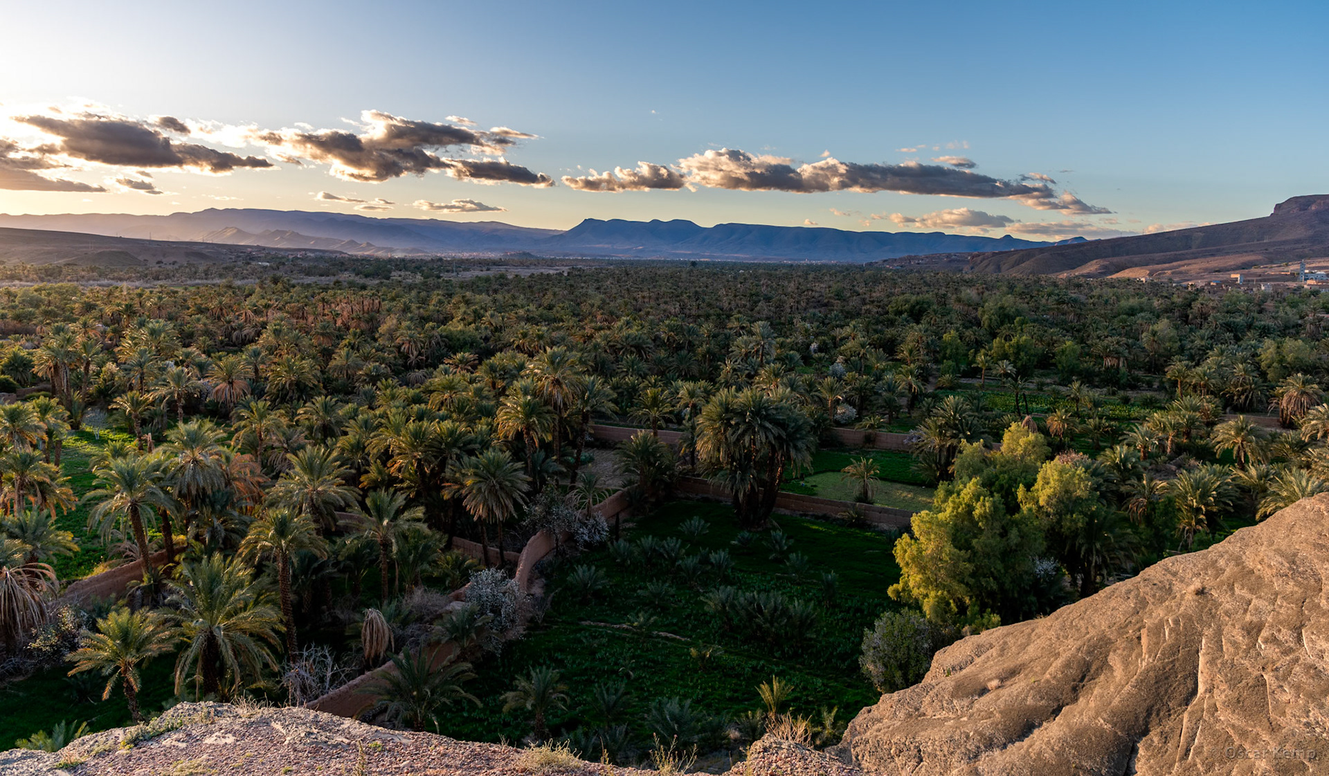 Agdz-Mezguita / Beautiful view from a ridge at almost sunset [Marocco, 2025 02]