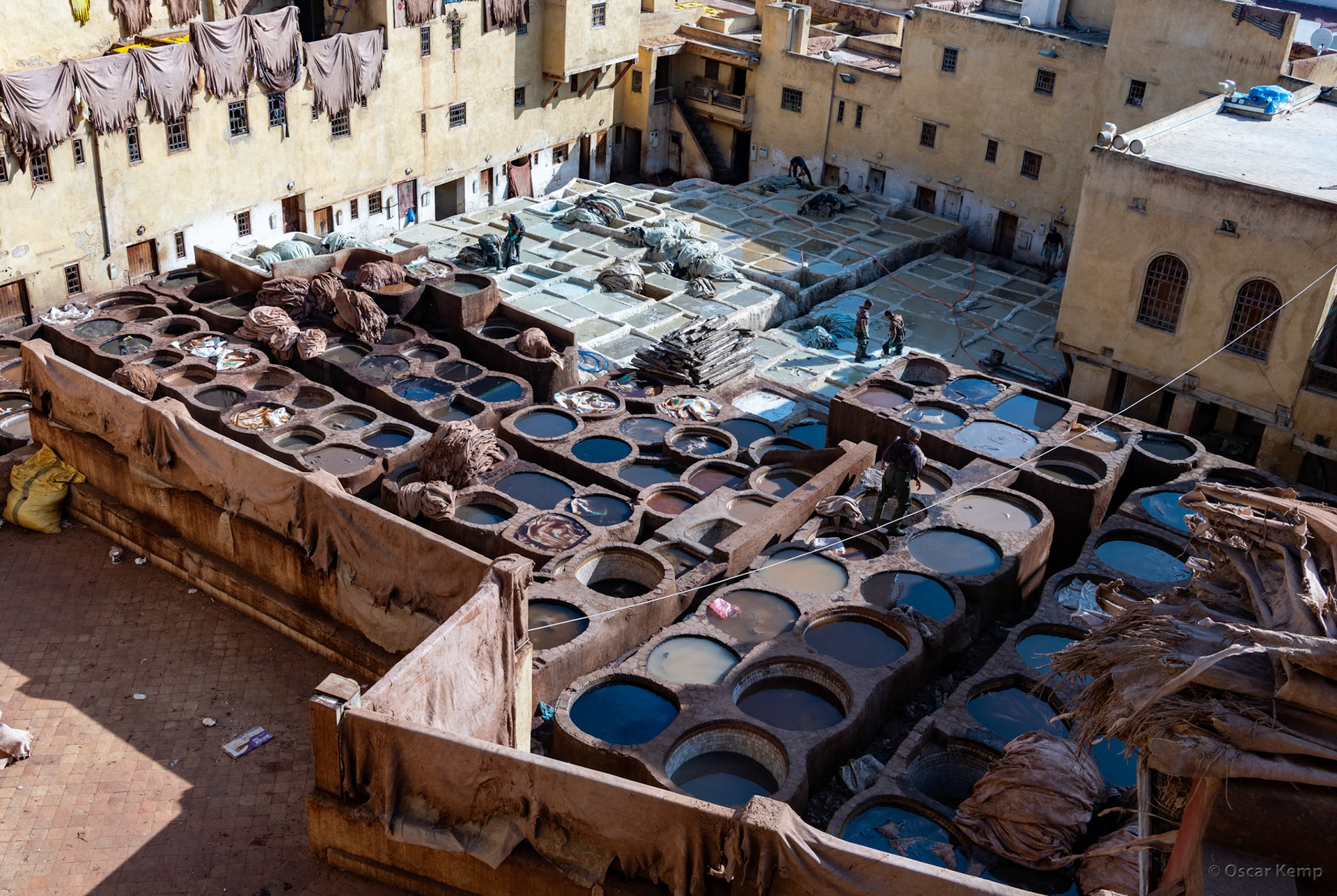 Fes-Rue chouara/ View of a (touristy and slightly smelly) tannery right in the middle of medina [Marocco, 2025 02]