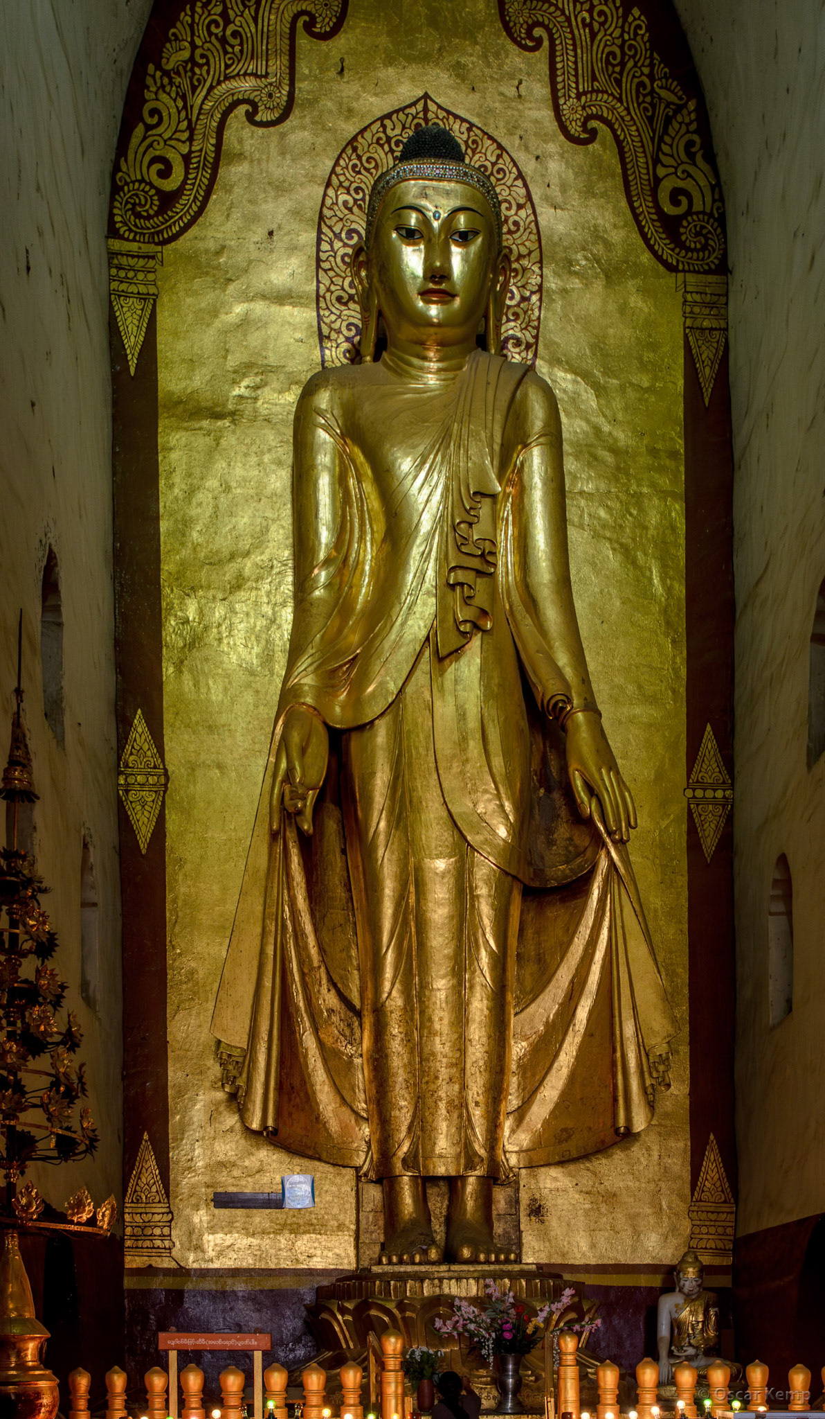 Ananda temple, Old Bagan / One of the four large standing Buddha statues, each facing a different direction and covered with gold leaf [Myanmar, 2012 01]