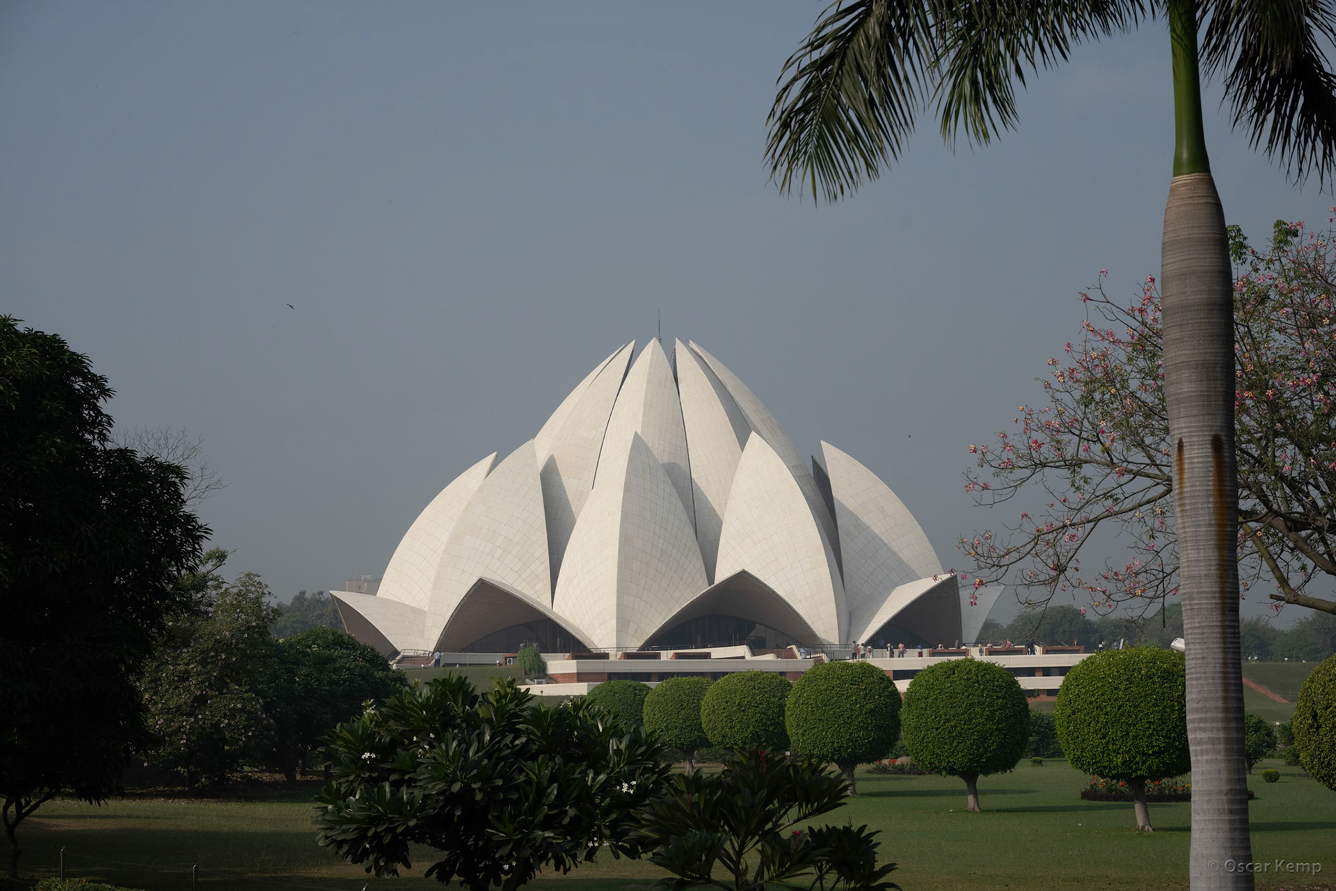 New Delhi-Sant Nagar / The truly stunning white Lotus Temple: a Bahá'í House of Worship [India 2025 11]