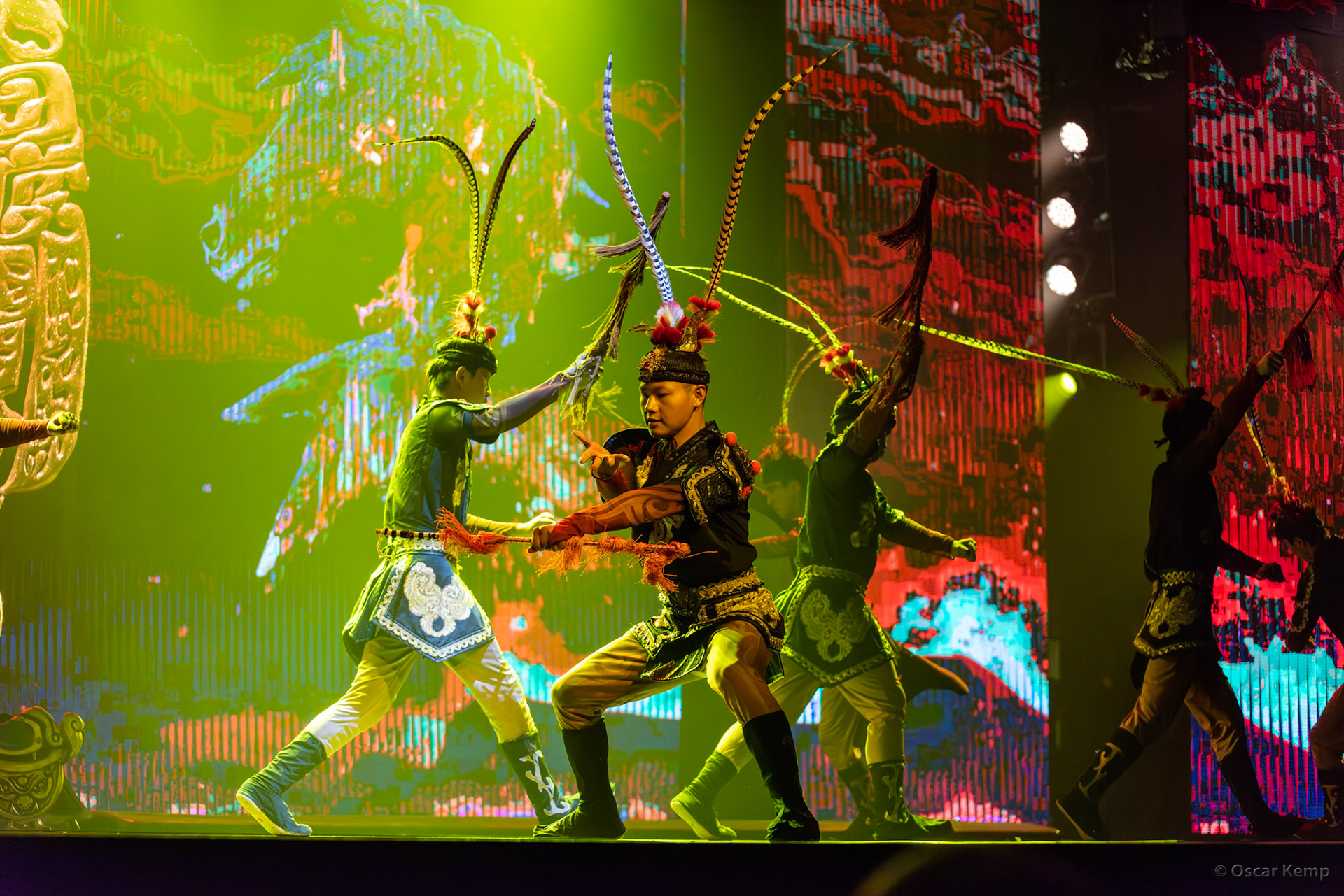 Red Theatre Beijing Acrobatic Show / Entertaining circus act [China, 2025 05]