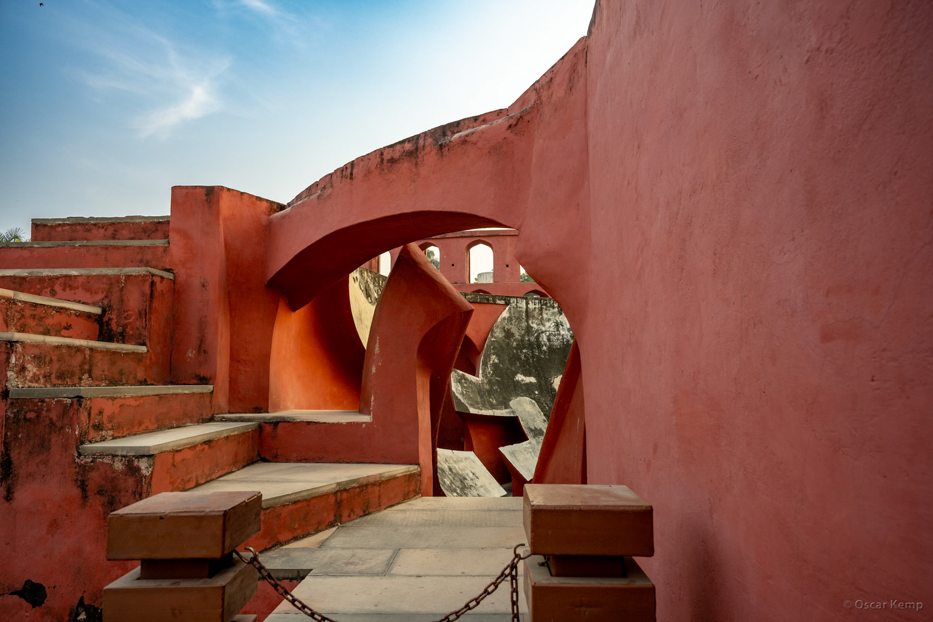 New Delhi-Patel Chowk / Detail of one of the 13 astronomical instruments of the Jantar Mantar observatory [India 2025 11]