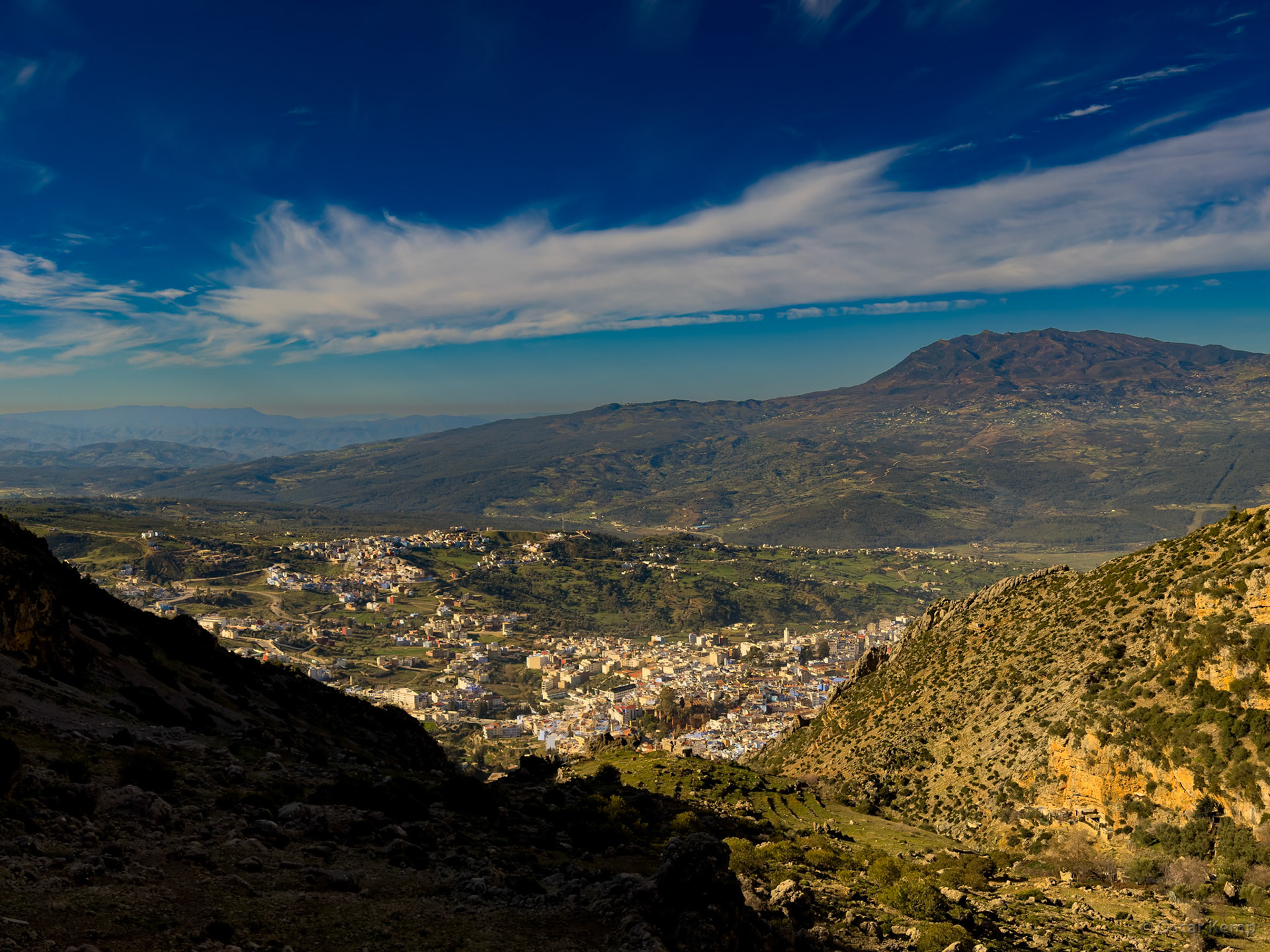 Mount Tissouka / View of Chefchaouen halfway up a steep climb to nearby viewpoint [Marocco, 2025 02]