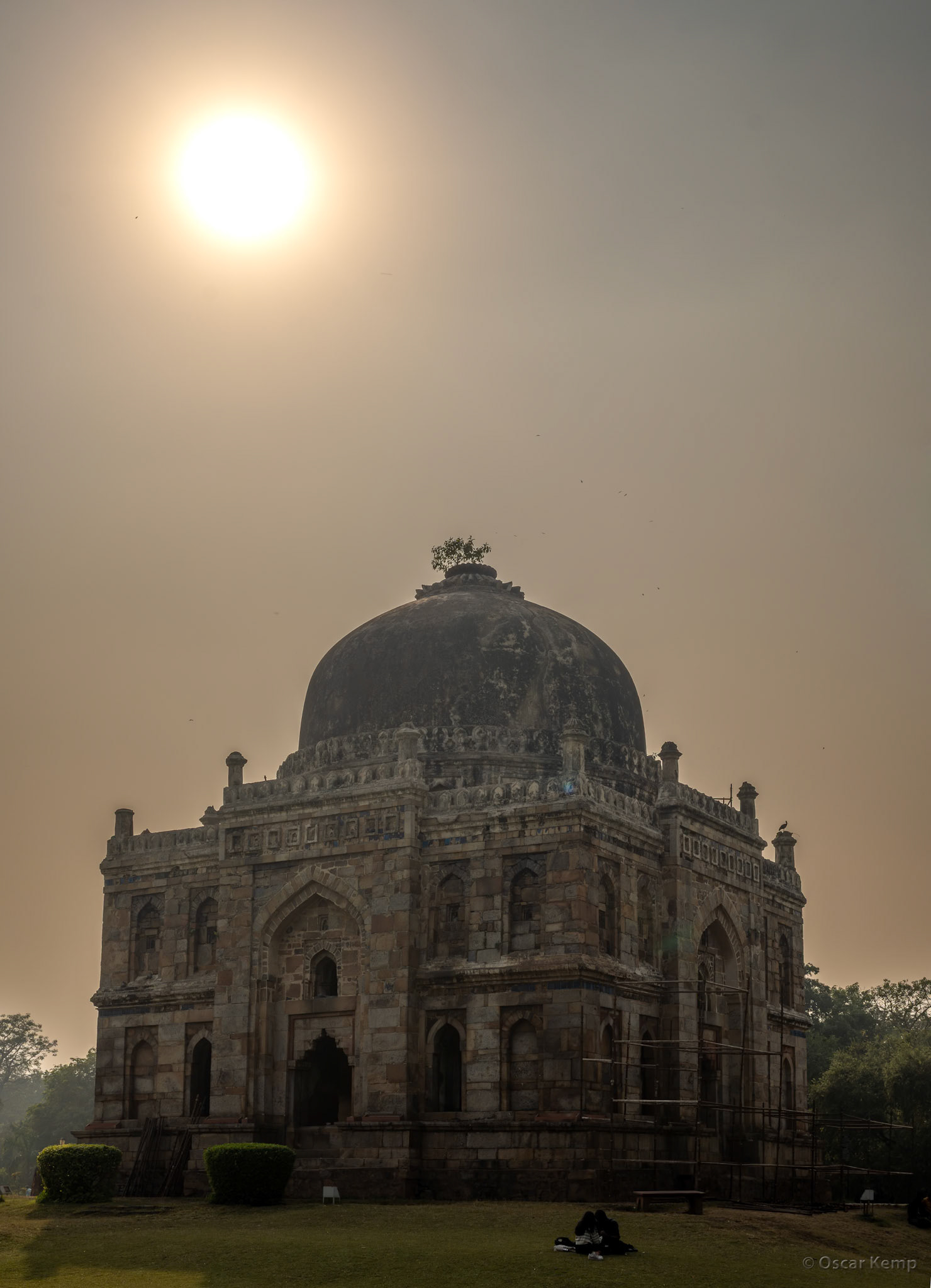 New Delhi-Gokalpuri / Shish Gumbad ("glass dome"), a tomb from the Lodi dynasty (1451-1526) with unknown occupants [India 2025 11]