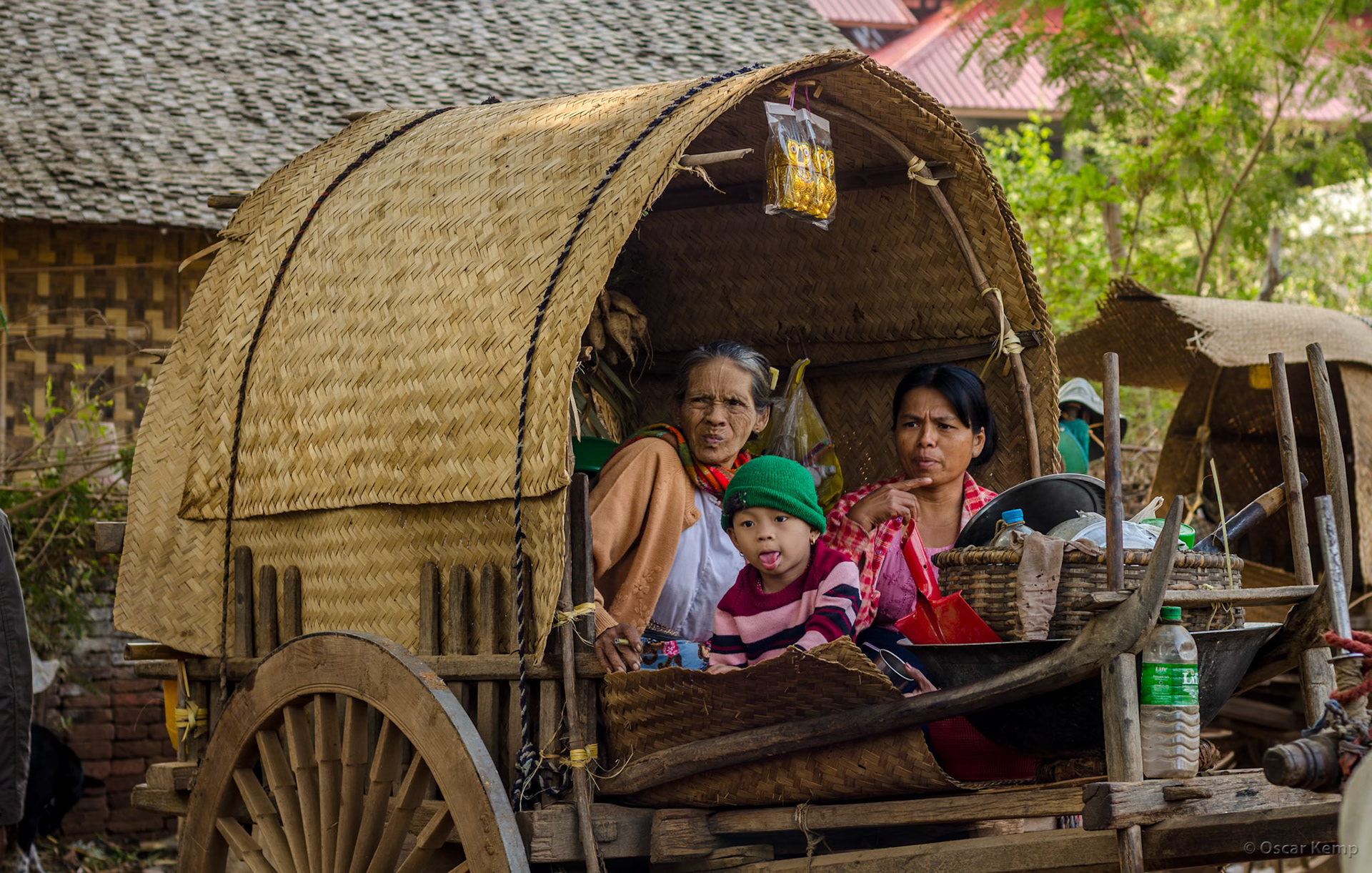 Ananda Oak Kyaung, Old Bagan / Mobile and cozy family stay for a multi-day visit to the Ananda Temple Festival [Myanmar, 2012 01]