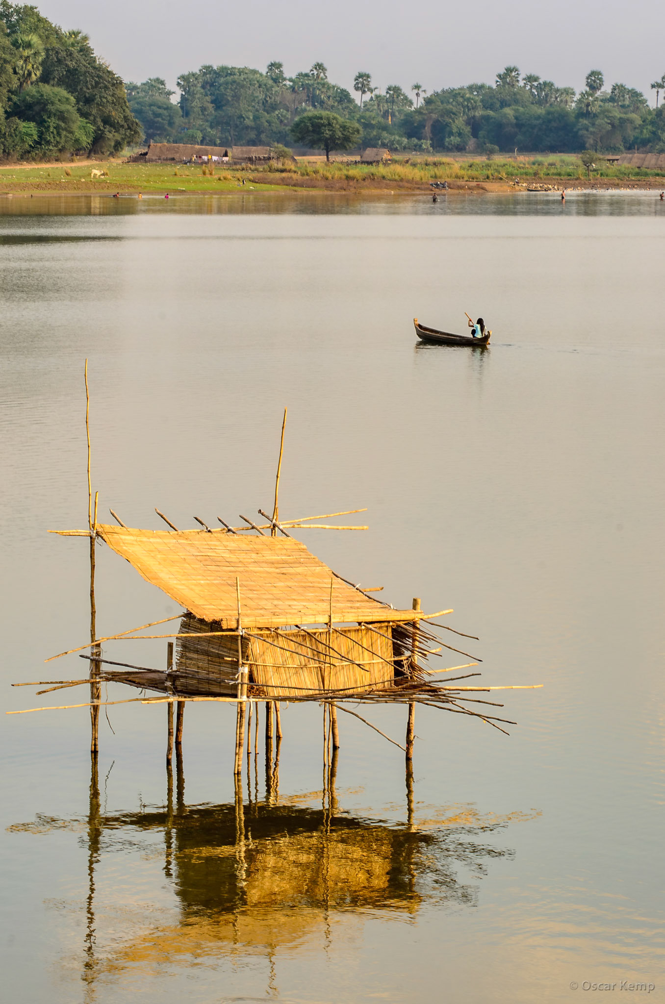 Taung Tha Man Lake / Reed and bamboo fishing camp on stilts in the lake [Myanmar, 2012 01]