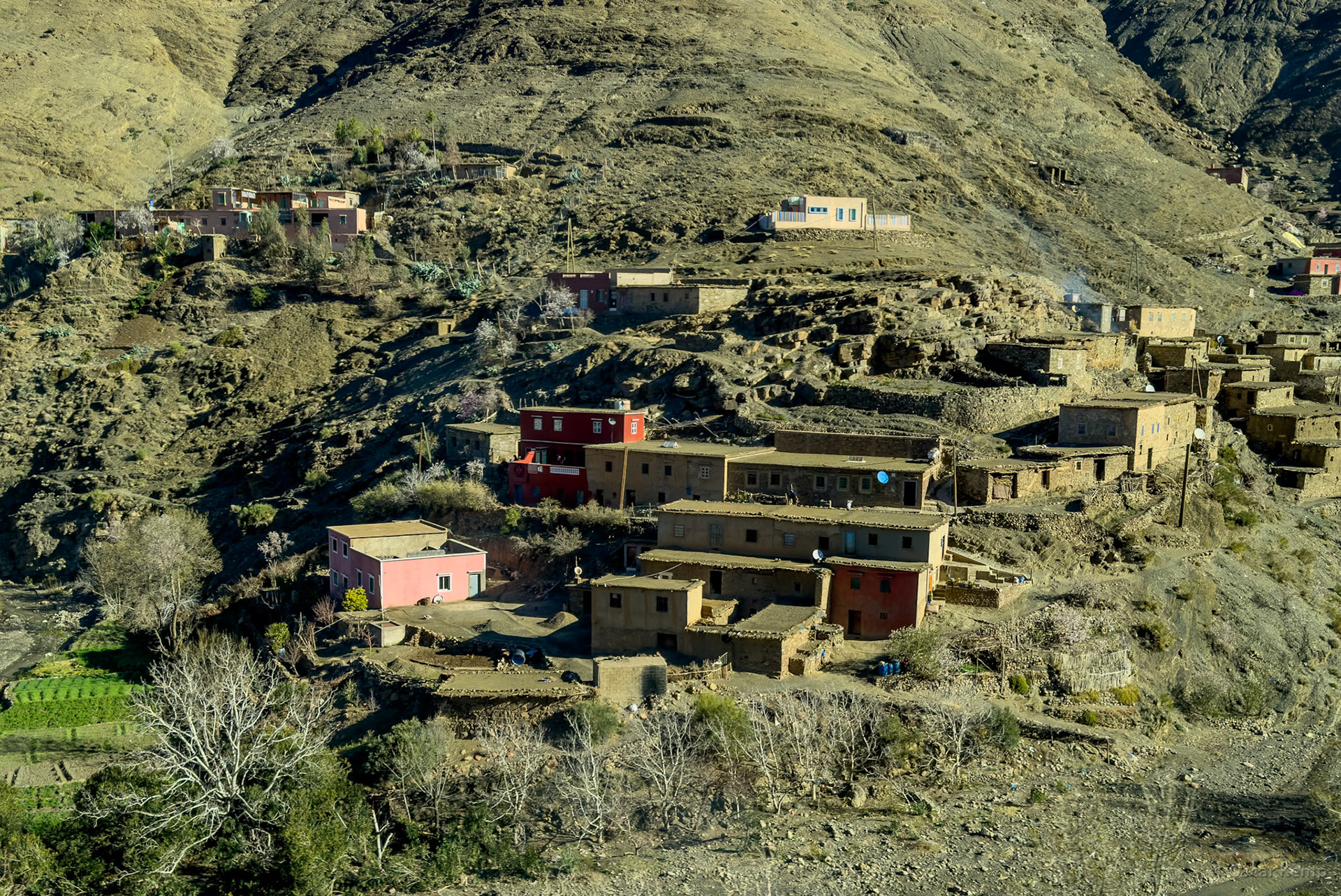 Ait Ben Amer-Mirador pueblo Amgazigh / Idyllic village on the mountainside [Marocco, 2025 02]