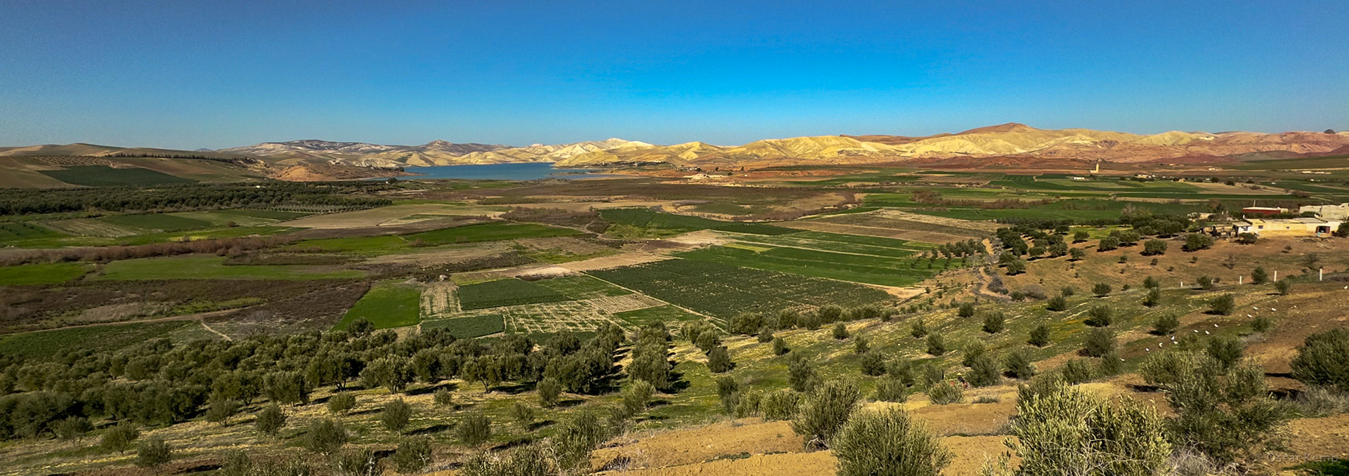 Nzala El Audaïa / Panorama with reservoir (Barrage Sidi Chahed) in valley between mountains [Marocco, 2025 02]