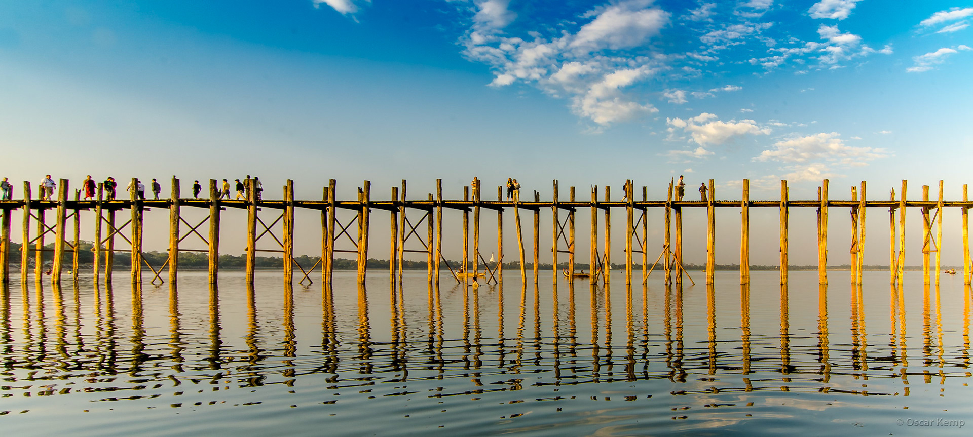 Amarapura / U Bein Bridge: A 1.2-kilometer-long teak pedestrian bridge between Yandanabon University and Mahagandhayon Monastery, built around 1870 [Myanmar, 2012 01]