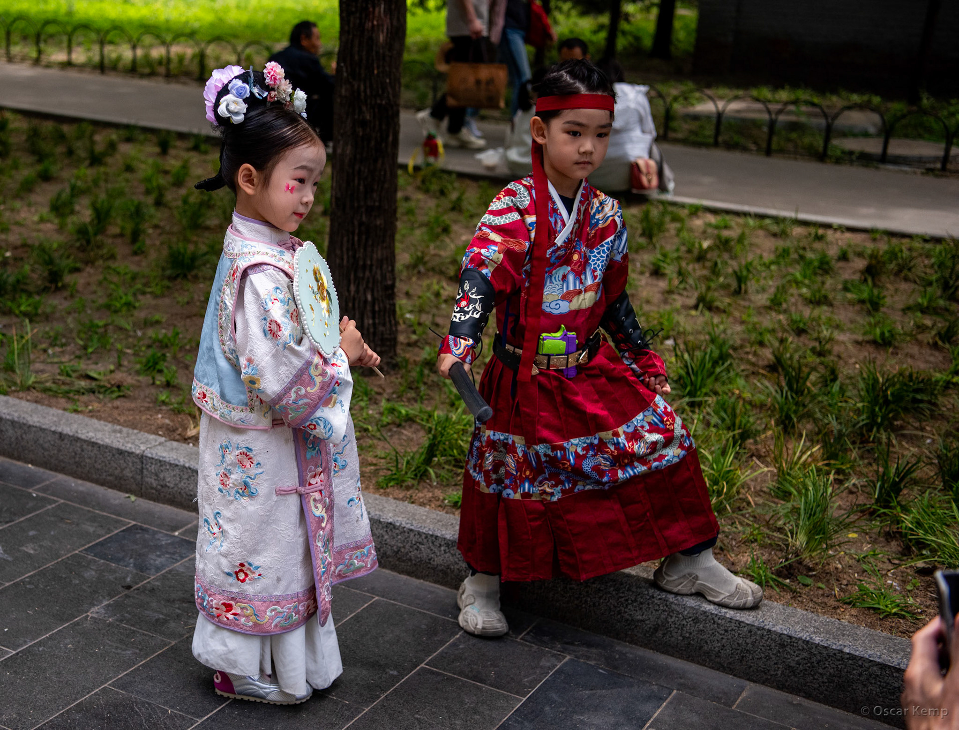 Temple of Heaven Park / Posing cute and cool in traditional costume [China ,2025 05]