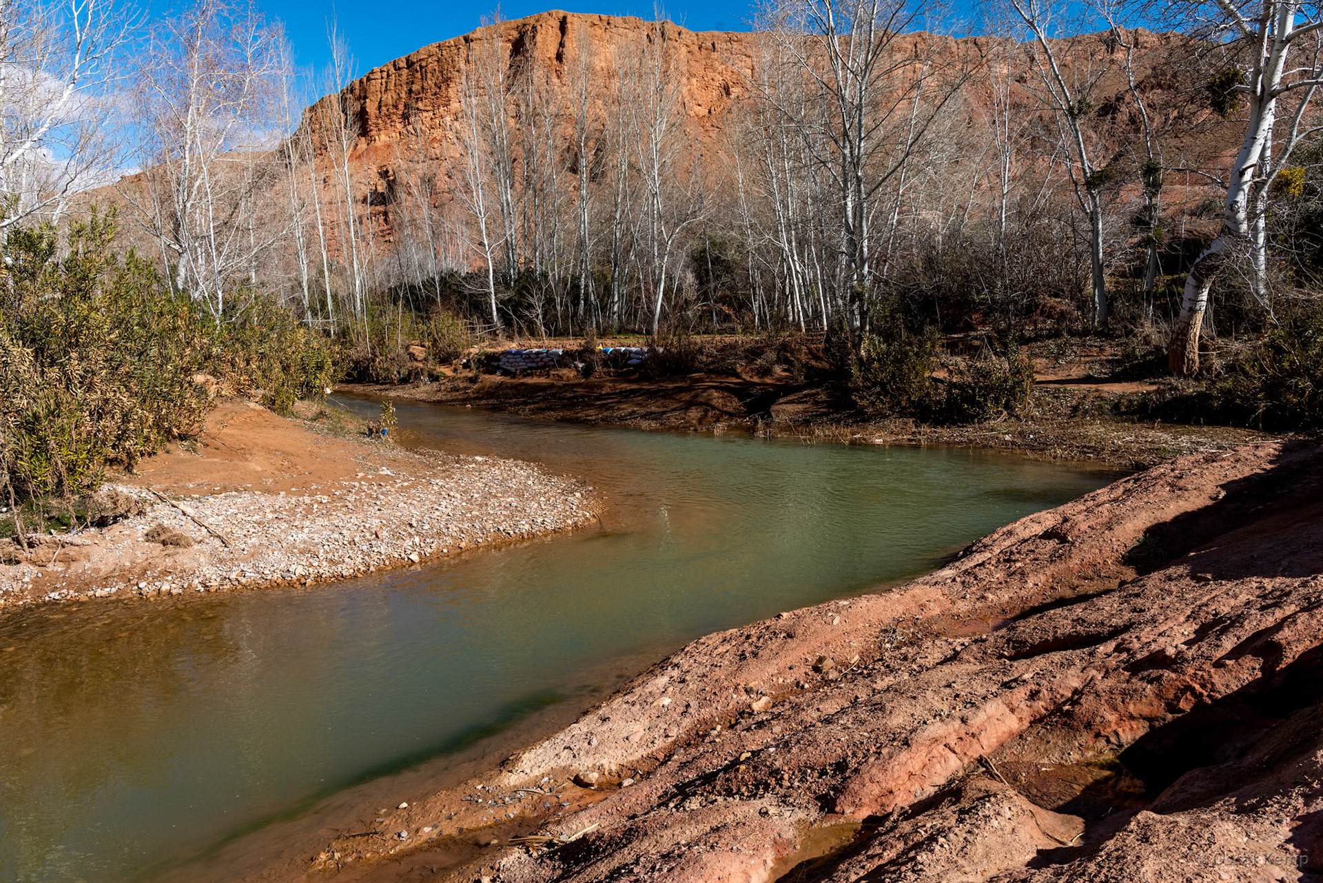 Dadés Gorges-Sectret Lake / Emerald green stream with surprisingly cold water [Marocco, 2025 02]