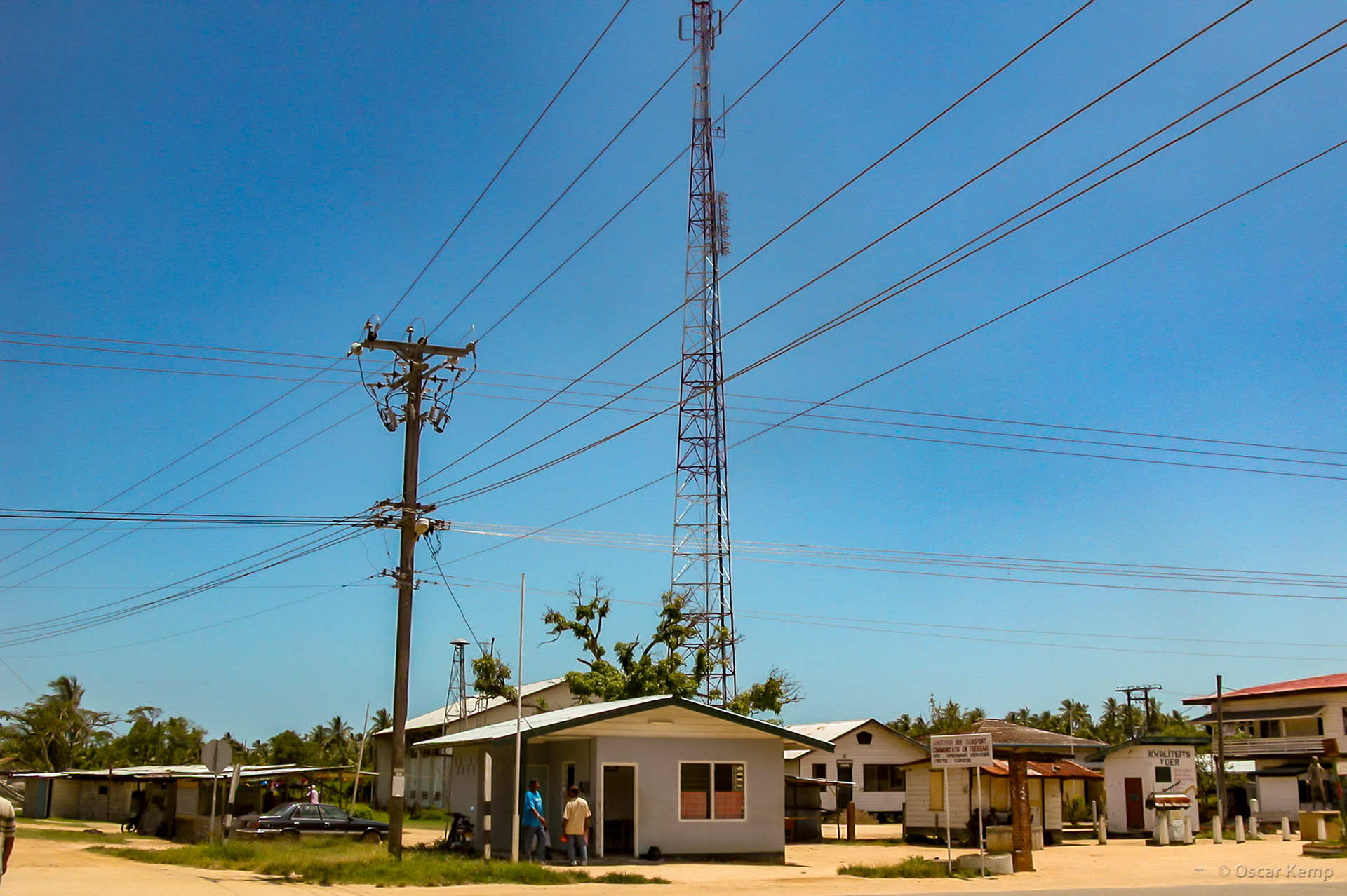 Totness / Small branch office of the central government [Suriname, 2004 09]