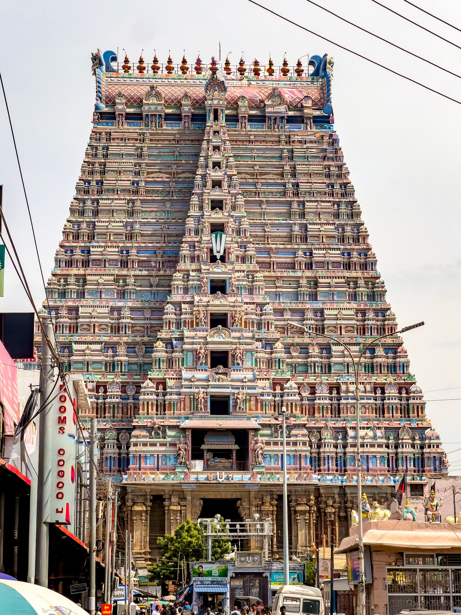 Tiruchirappali (Ammamdapam Rd) / Impressive rajagopuram (entrance tower) to the Sri Ranganatha Swamy Temple [India 2024 09]