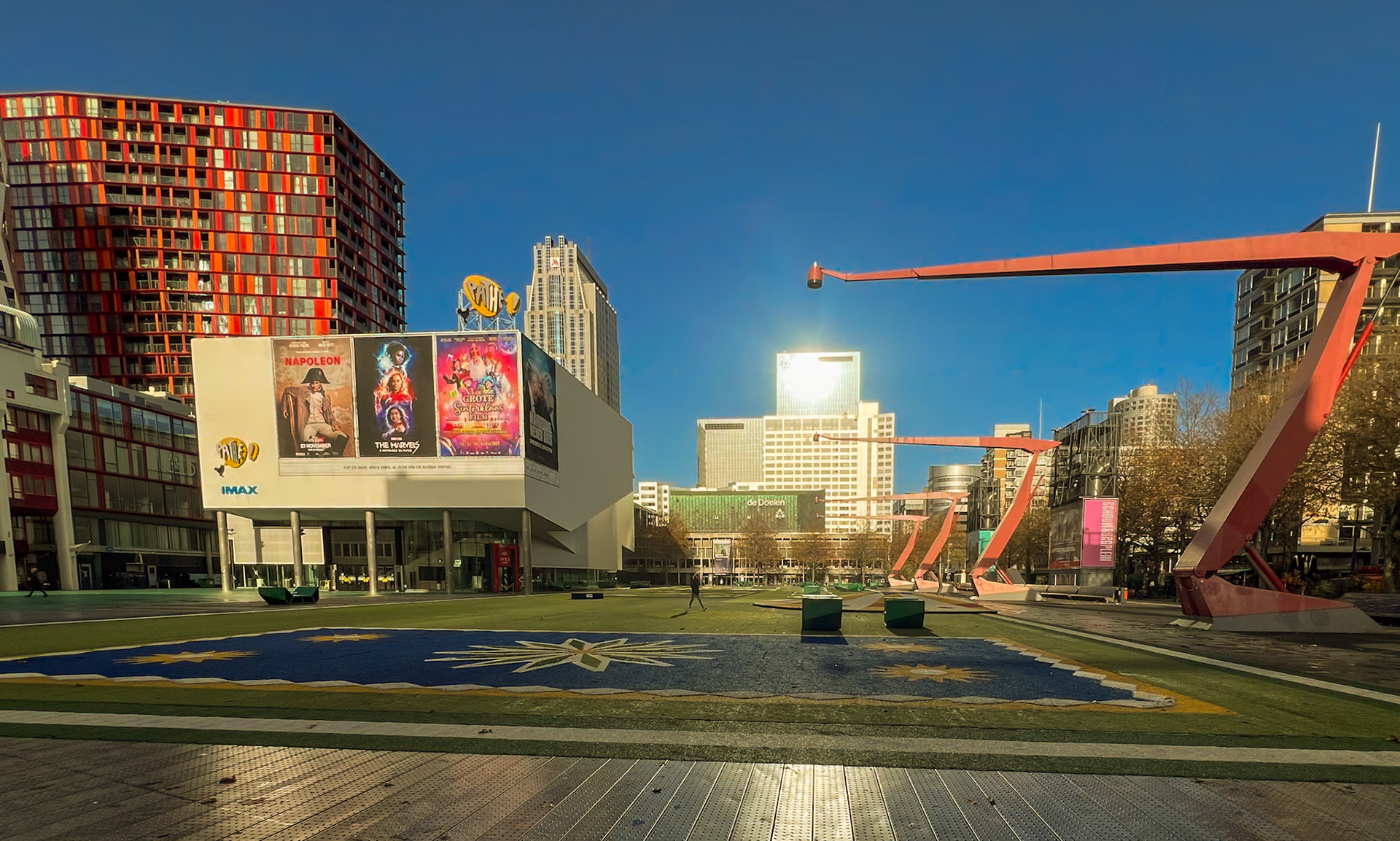 IMAX bioscoop Pathé en concertgebouw De Doelen bij  het Schouwburgplein