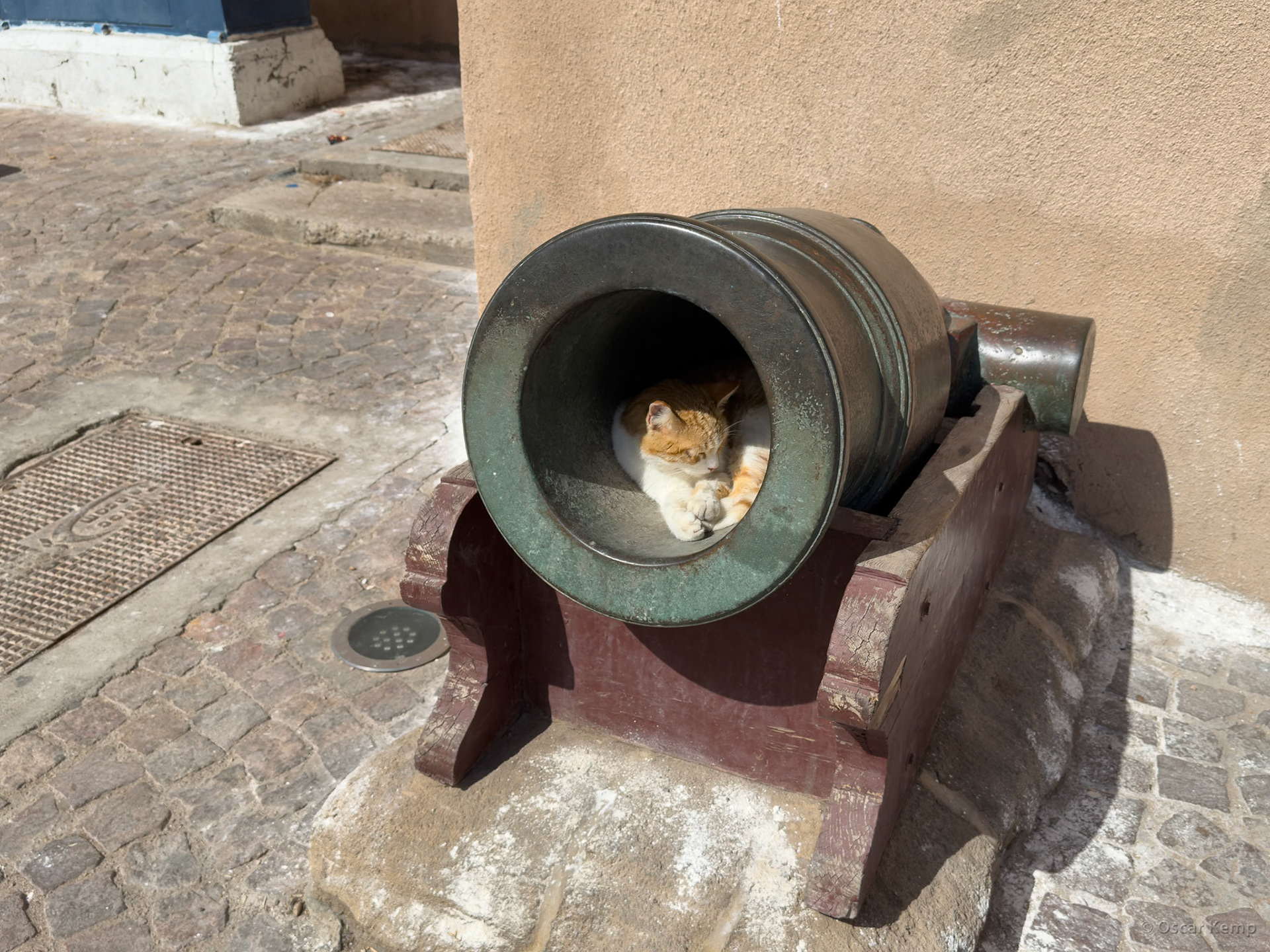 Essaouira-Av Oqba Ibn Nafiaa / Perfect place for an afternoon nap [Marocco, 2025 02]