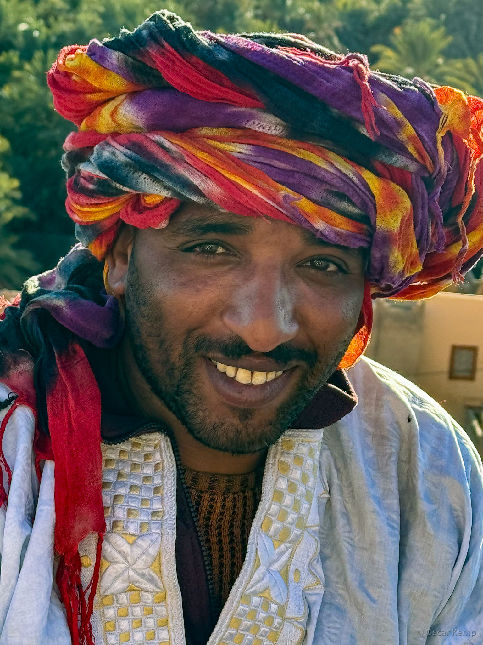Ziz Canyon / Handsome Moroccan man with colorful Shemagh (Keffiyeh/scarf) [Marocco, 2025 02]