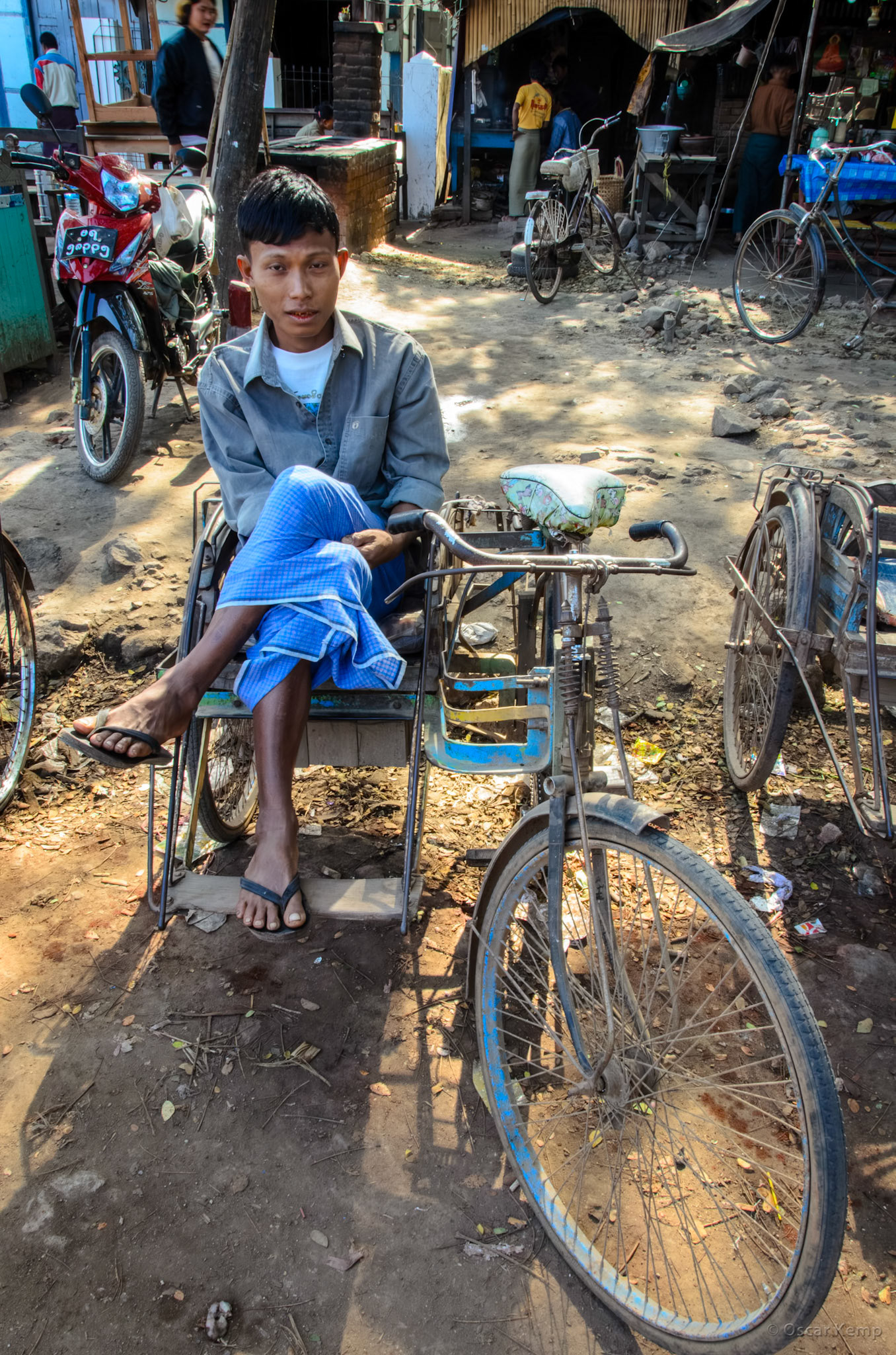 Jetty at Chindwin river / Bicycle taxi ready for business [Myanmar, 2012 01]