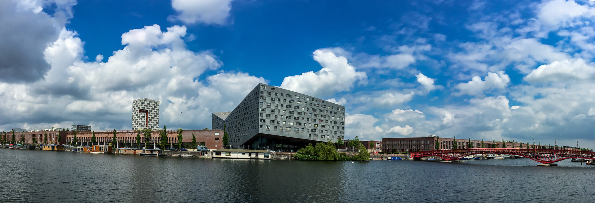 Gesloten bouwblok "The Whale" ( 200+ appartementen,   commerciële ruimten en  ondergrondse parkeergarage) / Stadsdeel Zeeburg