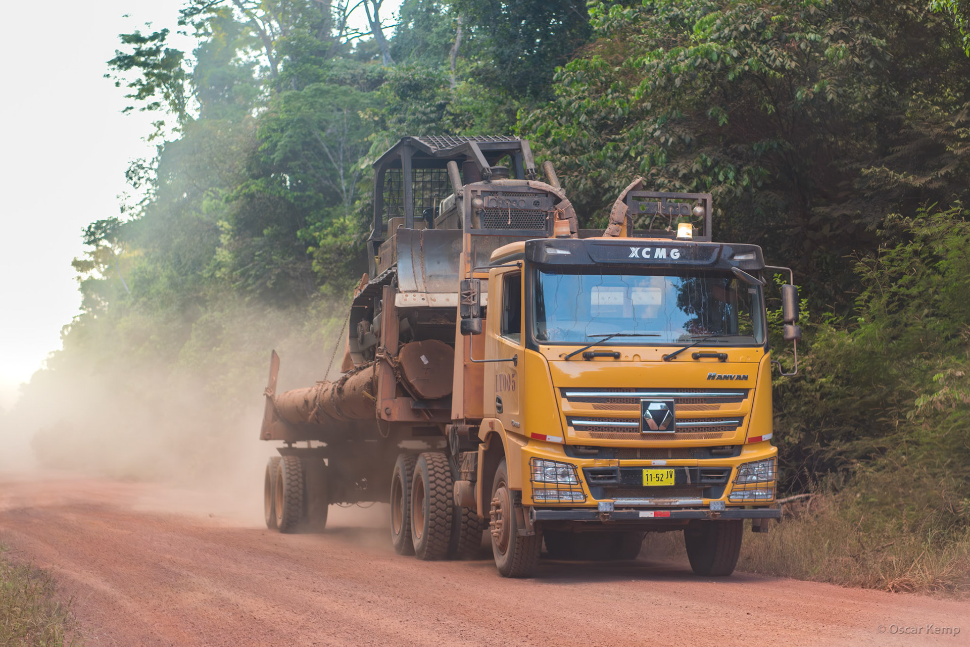 Bakhuis Mountains near Stondansi / Transport of heavy equipment over unpaved southern Oost- West verbinding [Suriname, 2018 10]
