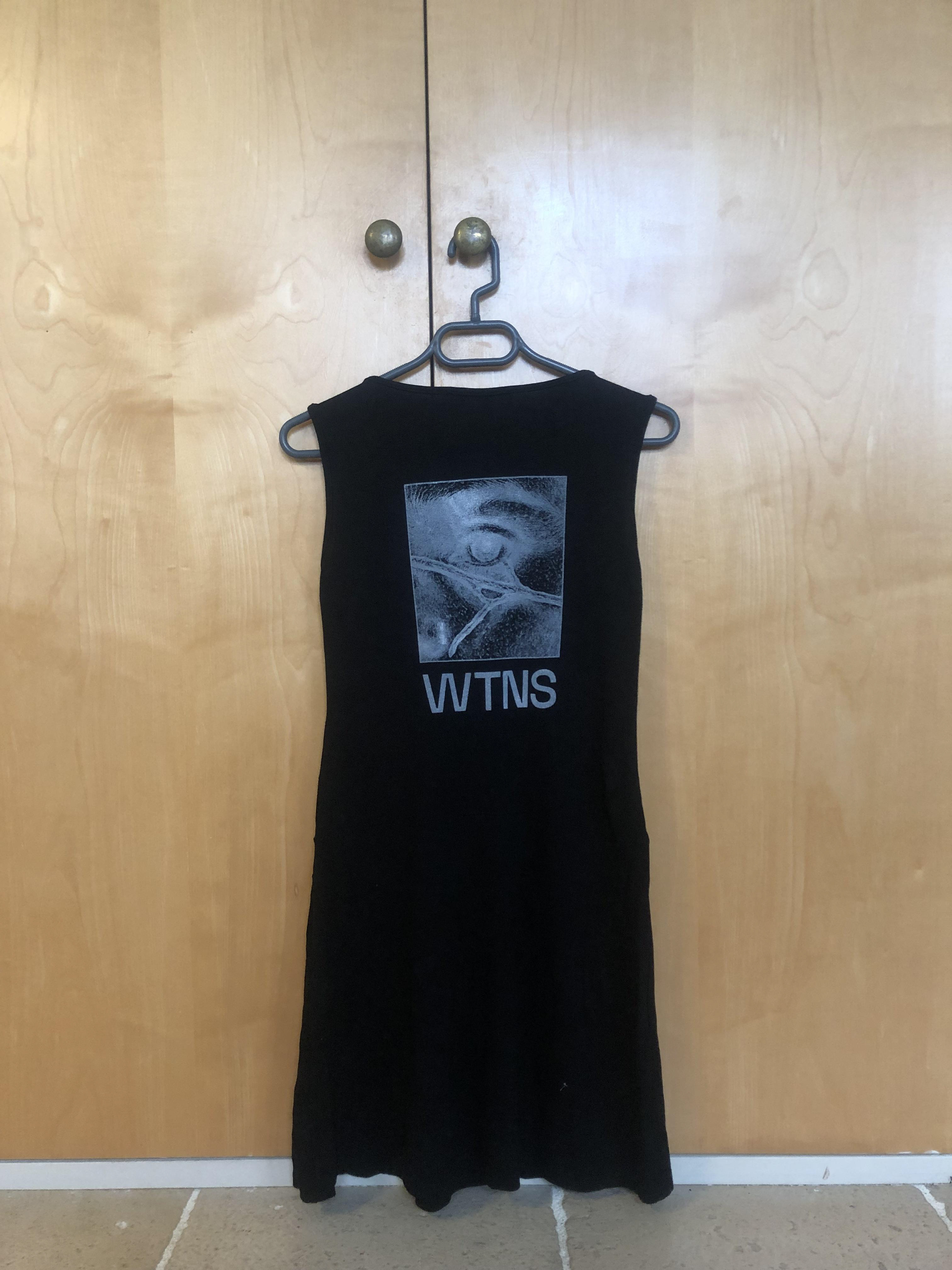 20 € - midi adorned dress - adorned and adorable, with built-in belt buckle. brand: fille à suivre size: S blessed with crazy sexy screenprinting.