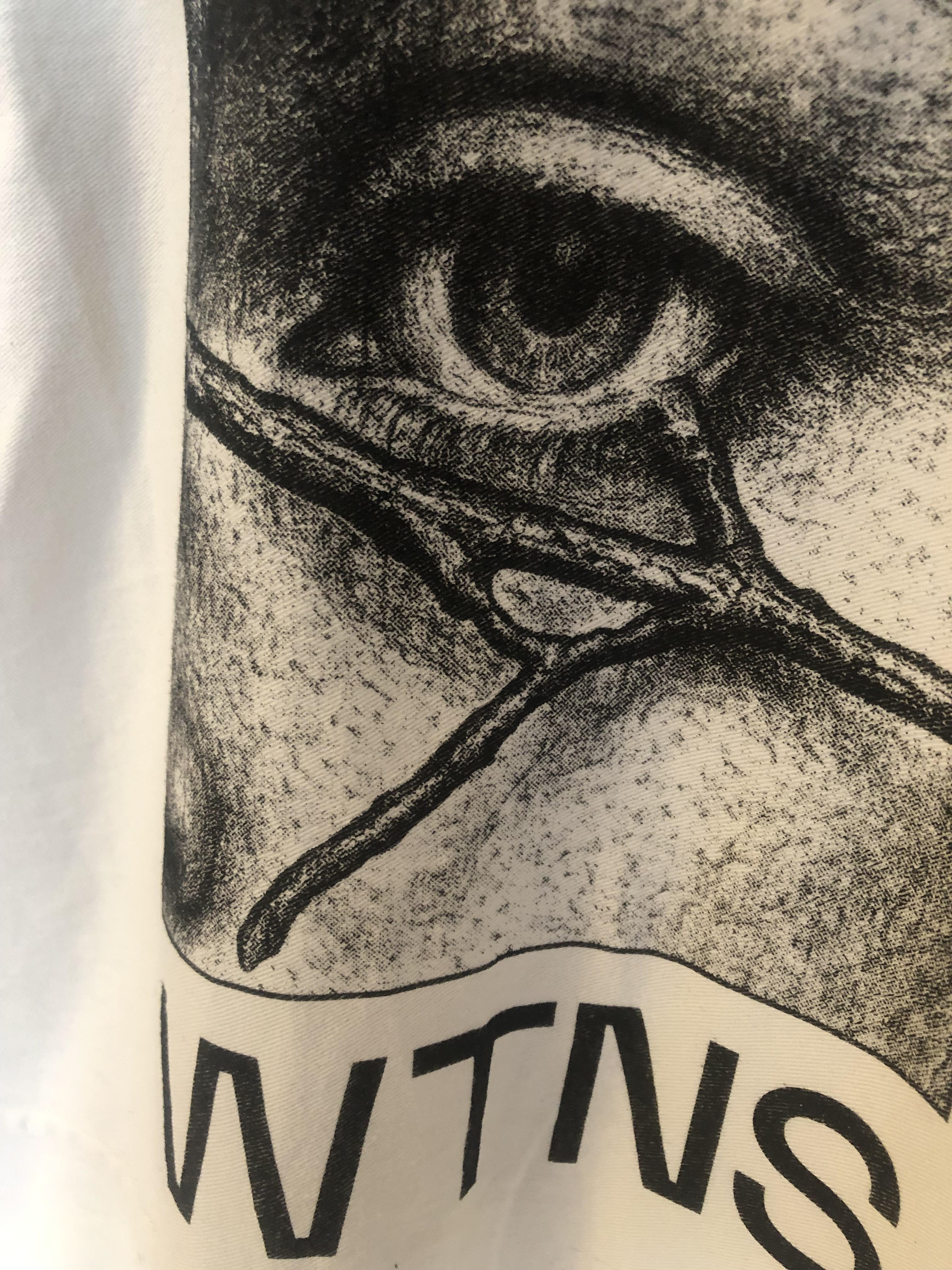 20 € - white kimono - ready to karate the wind!! brand: some sport kimono brand (great build xx) size: S blessed with crazy sexy screenprinting.