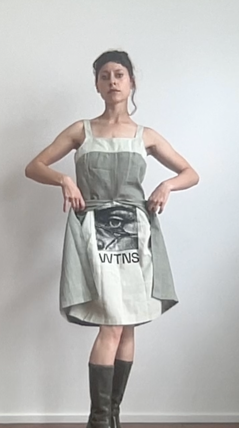 20 € - illuminati linen dress - mysterious, surprising, linen-y, cutest-y! brand: armand thierry size: S blessed with really crazy sexy screenprinting.