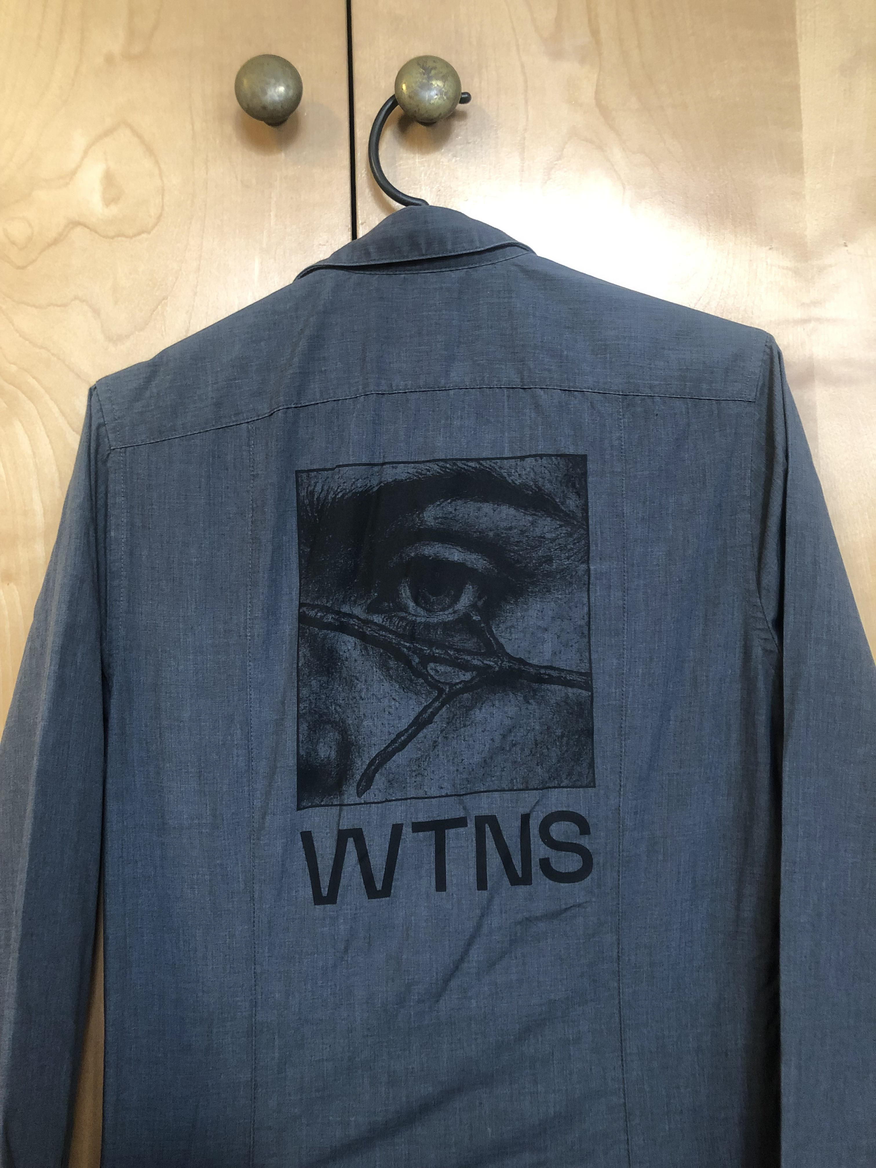 10 € - navy shirt - easy iron and SFW! brand: h&m size: XS blessed with crazy sexy screenprinting.