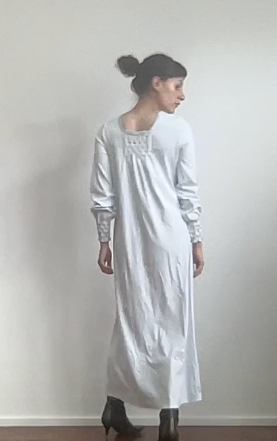 20 € - long ultrasoft dress - nightgown/ruffled legend - a showstopper actually brand: féraud paris size: 38 EU blessed with crazy sexy screenprinting.