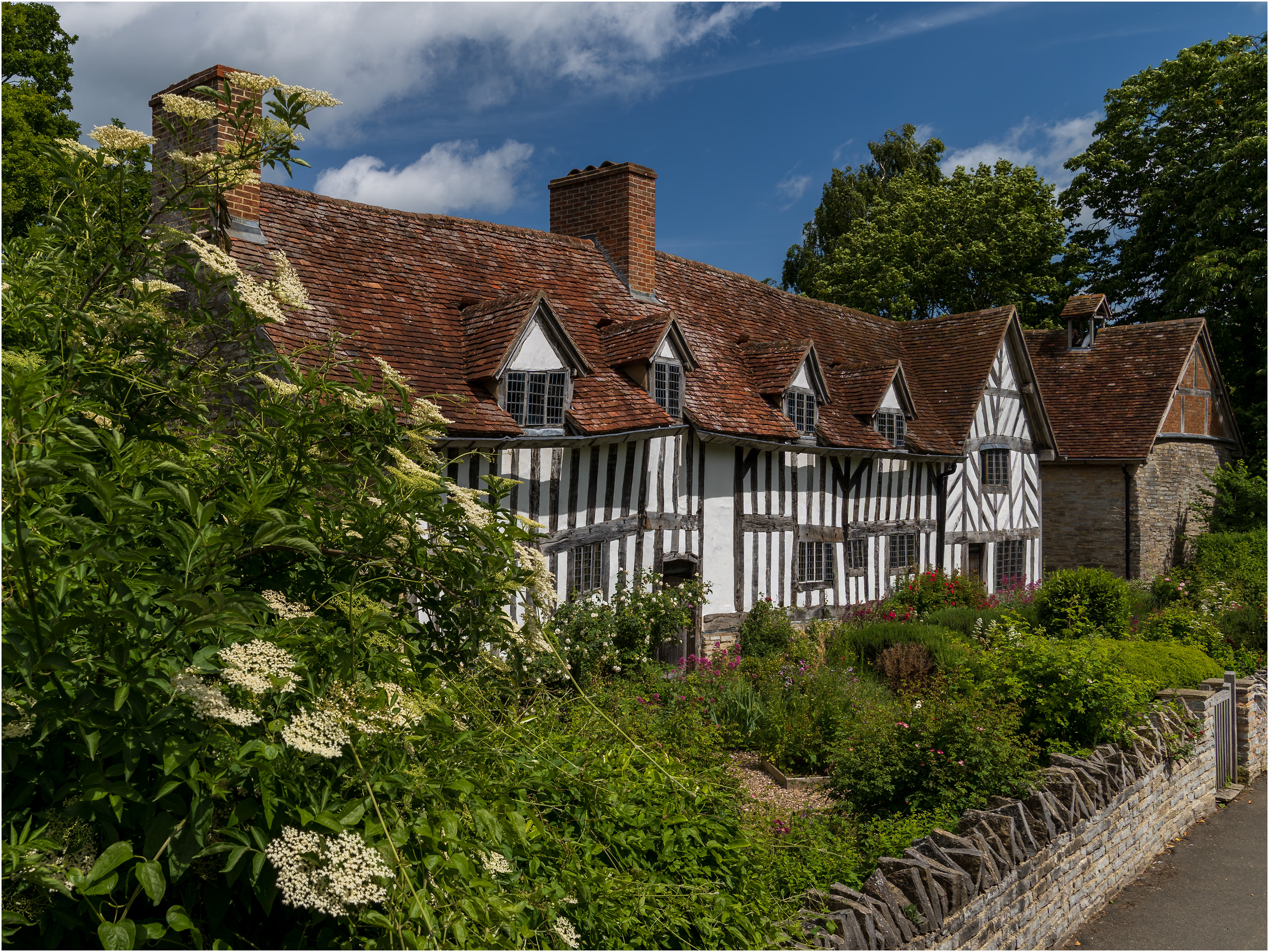 Anne Hathaways Cottage: Stratford-Upon-Avon, Warwickshire, England