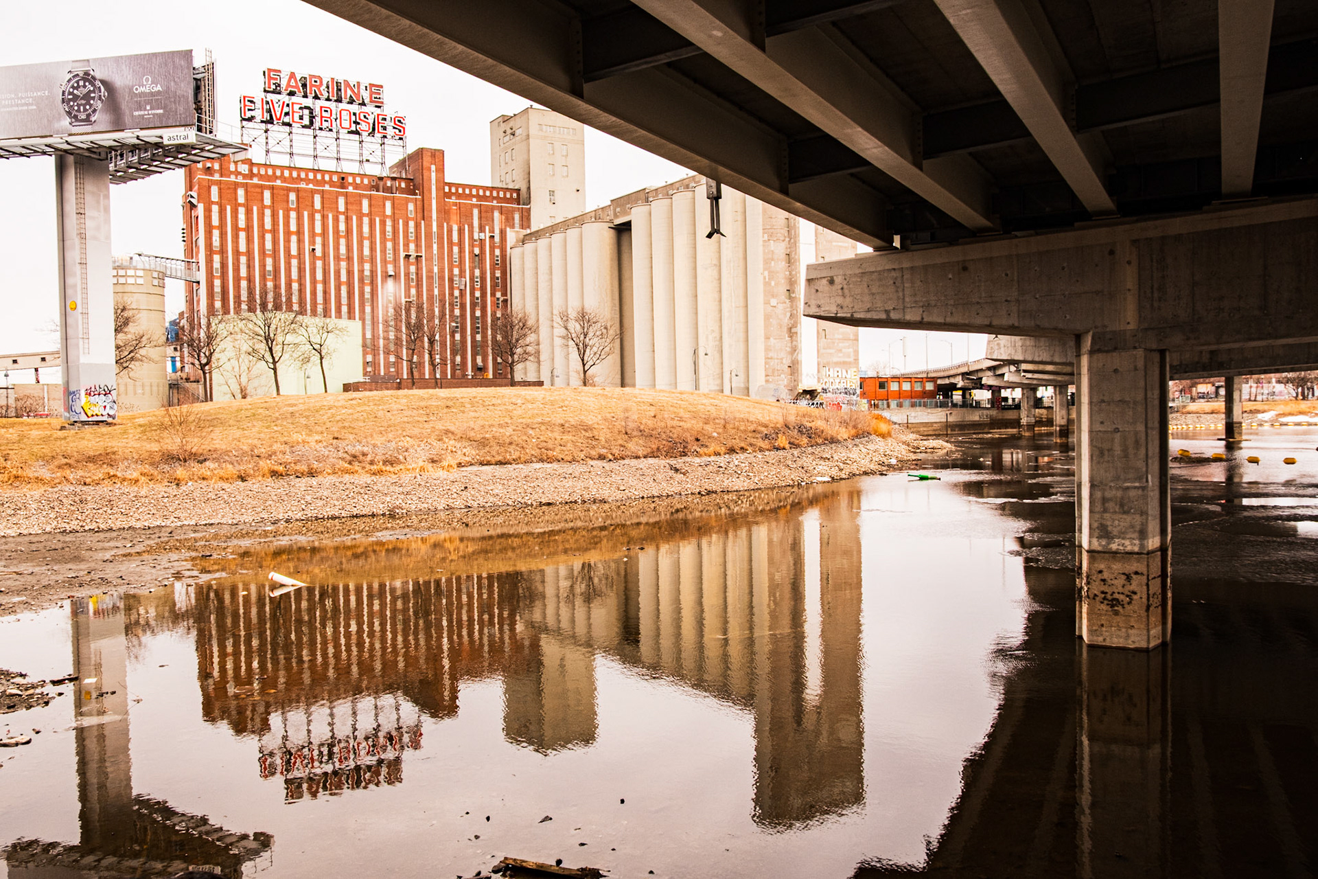 Sous le pont