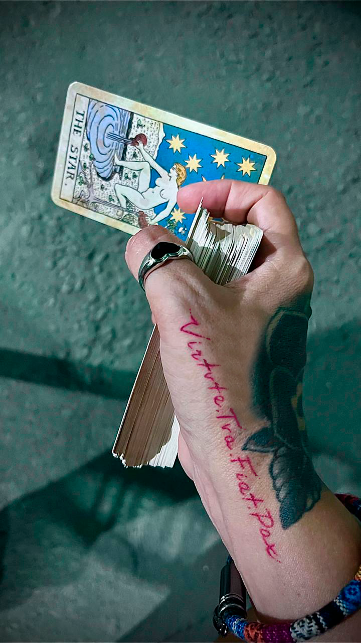 tatuagem handpoke