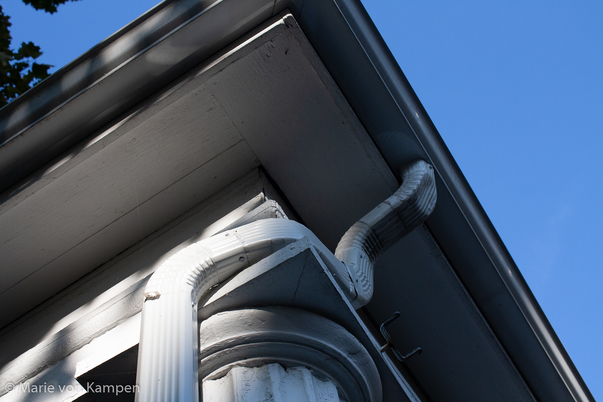 Image 1: Porch Overhang. October 23, 2020, Brookline, MA. 1/1000s f5.6 ISO 400 Lens: EF-S18-55 f/3.5-5.6 IS (EFL 32mm). Photo by Marie von Kampen