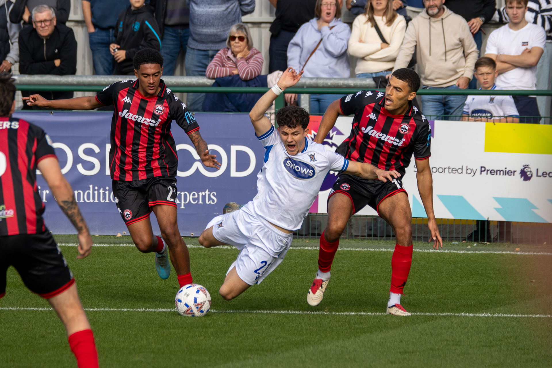 Christos Batzelis falls down.