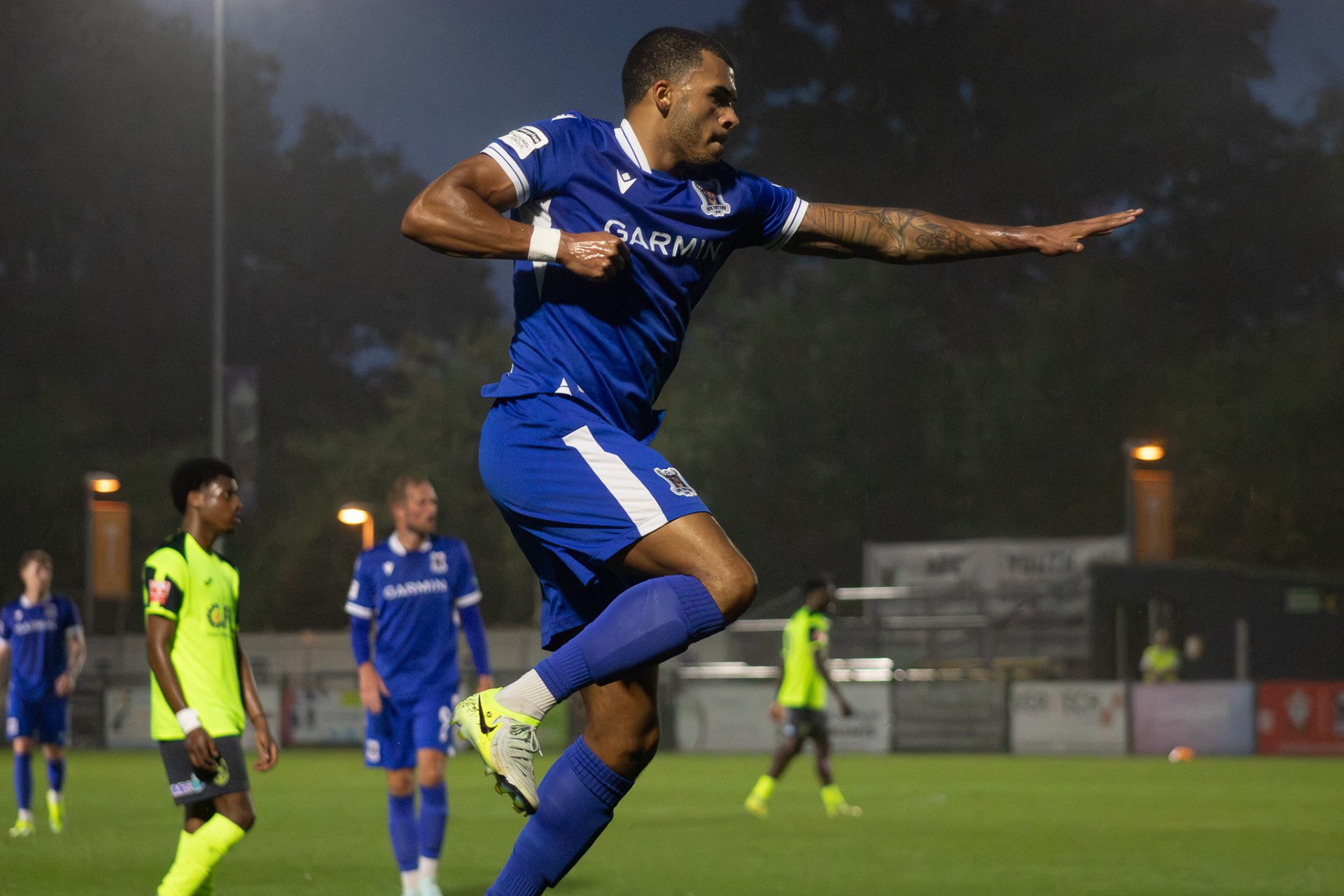Malachi Linton scores against his former team.