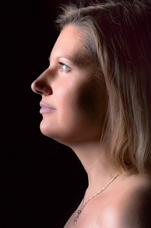 Ruhiges Portrait mit natürlichem Licht und klarem Ausdruck, Portraitfotografie in Bremen