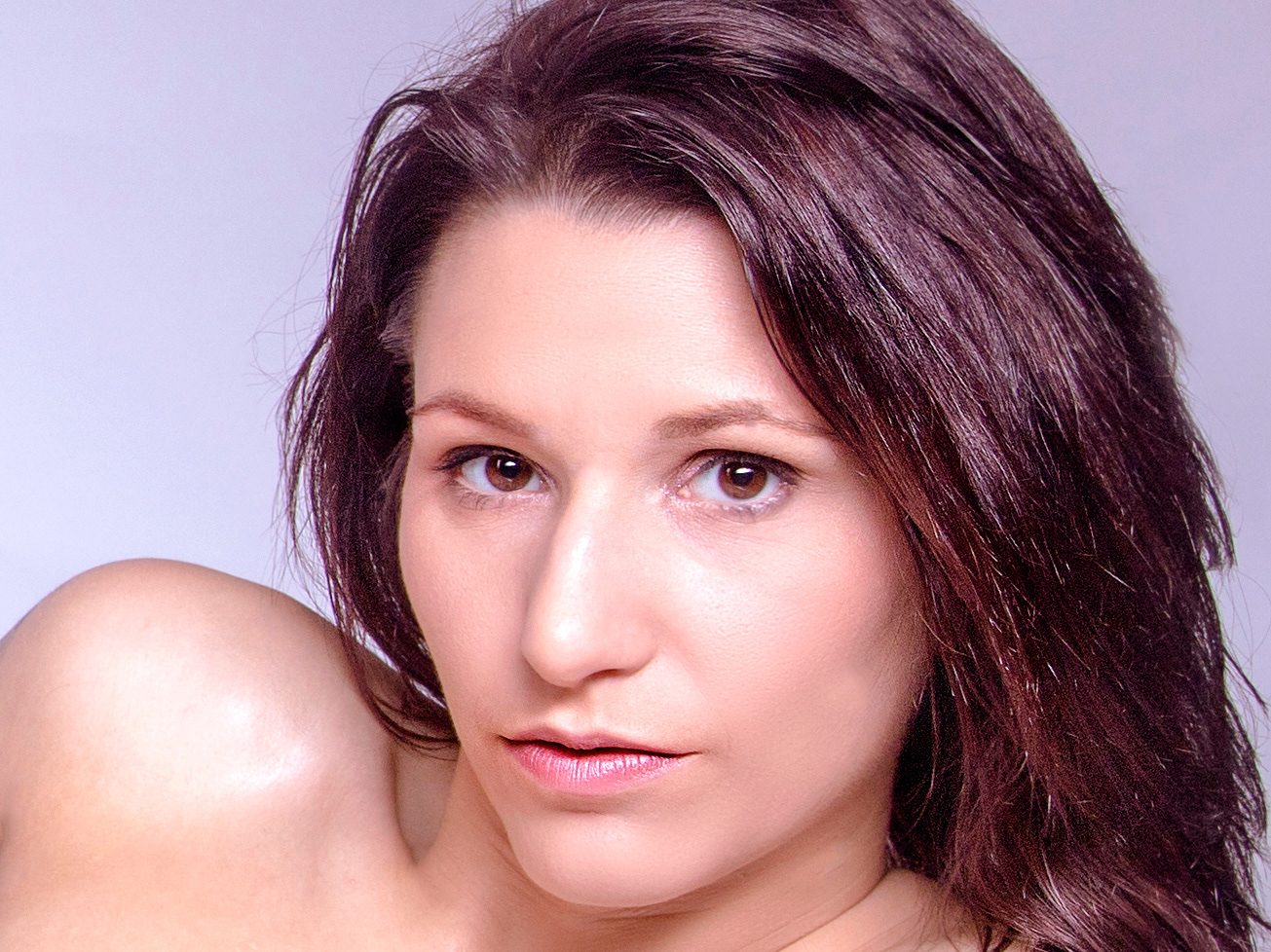 Nahes Portrait mit ruhigem Blick und weichem Licht, Portraitfotografie in Bremen