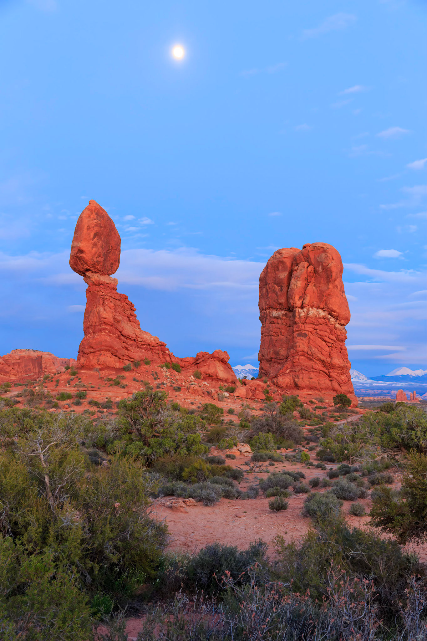 Sunset at Balanced Rock, Utah (Apr-16)